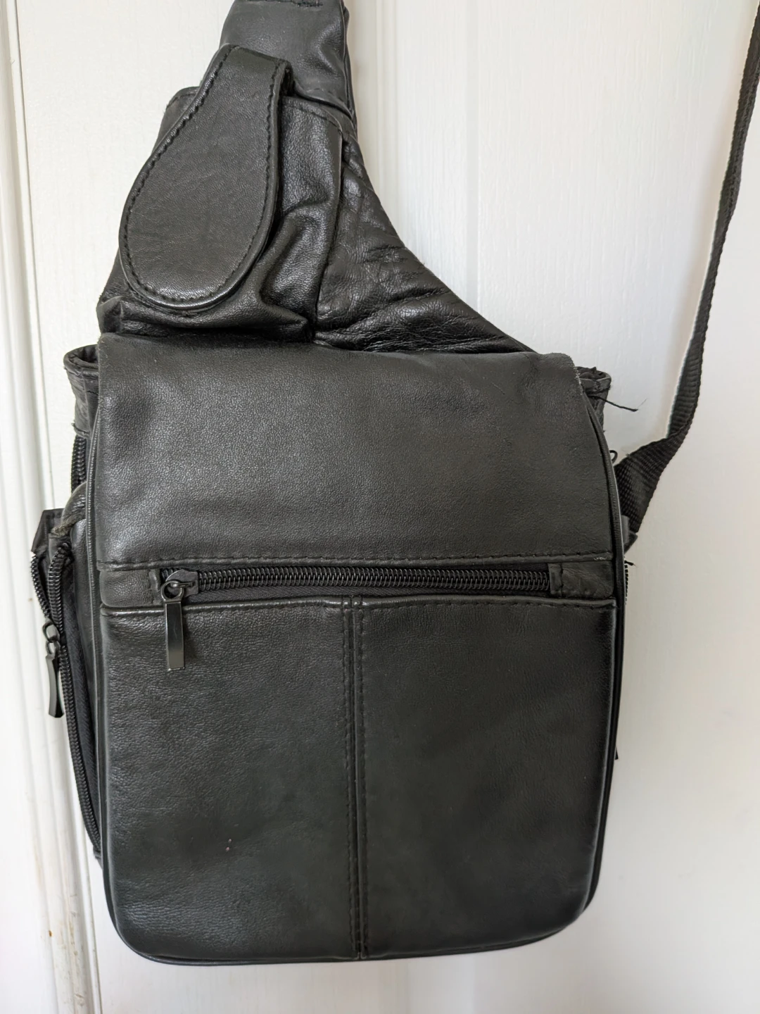 🏈Black Genuine Leather Sling Bag