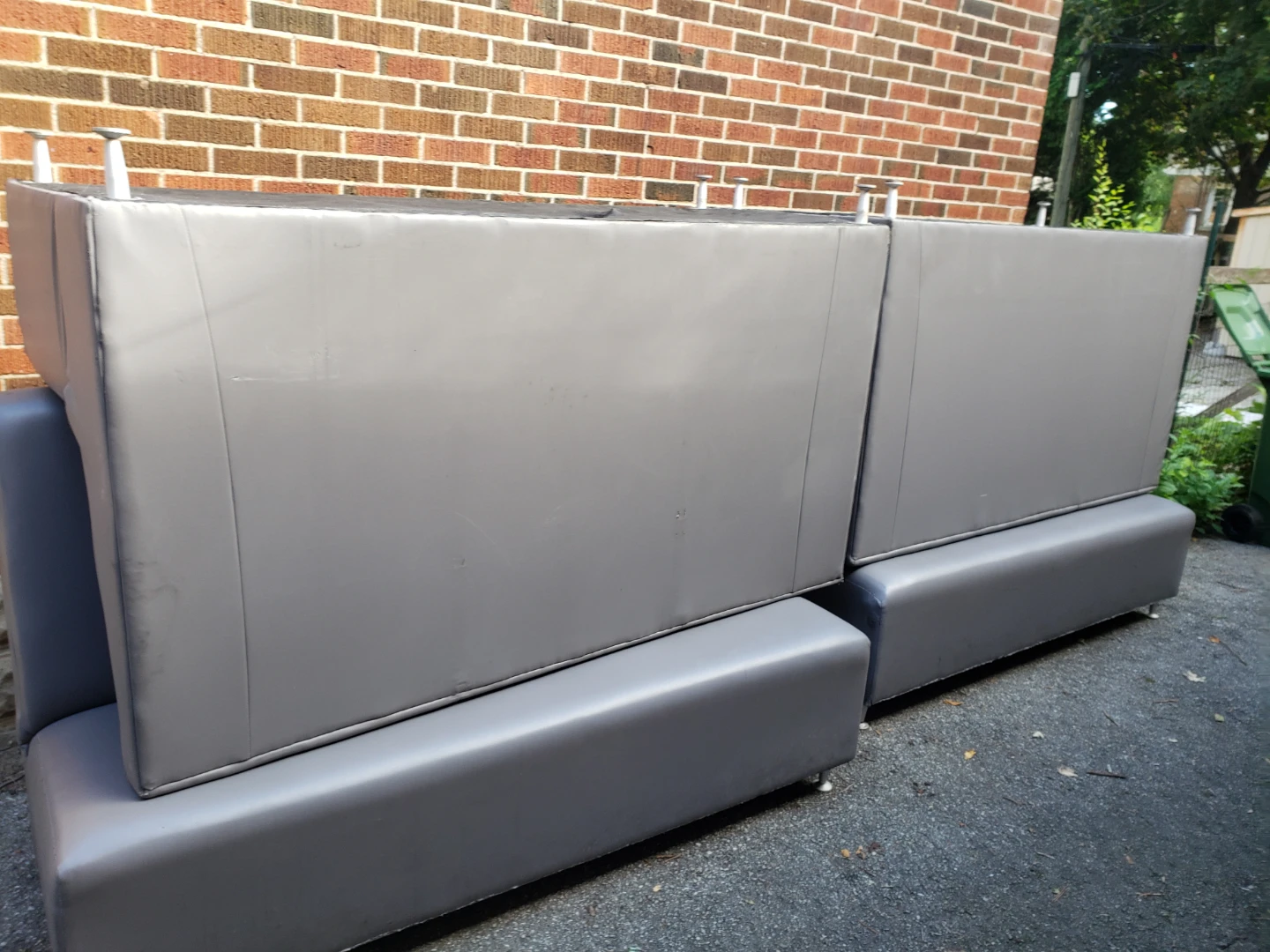 Beautiful Grey Leather Baskett Restaurant Booth - photo 2
