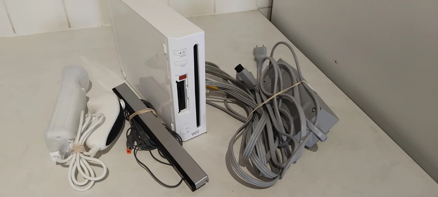 Nintendo Wii Console Bundle