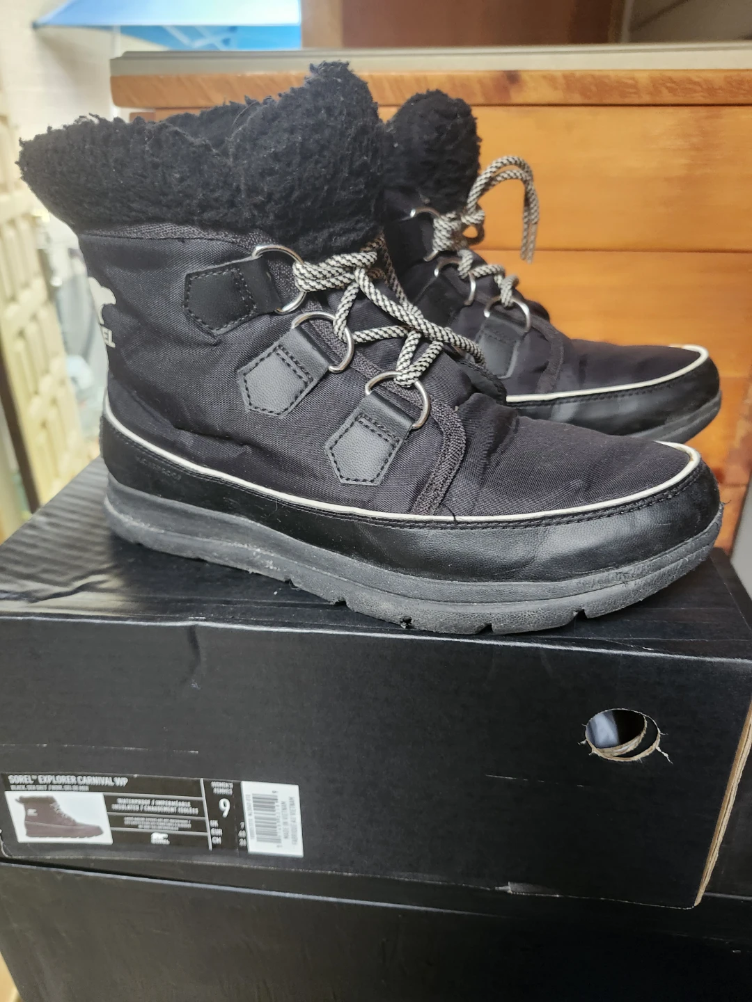 Sorel Explorer Women's Winter Boots size 9