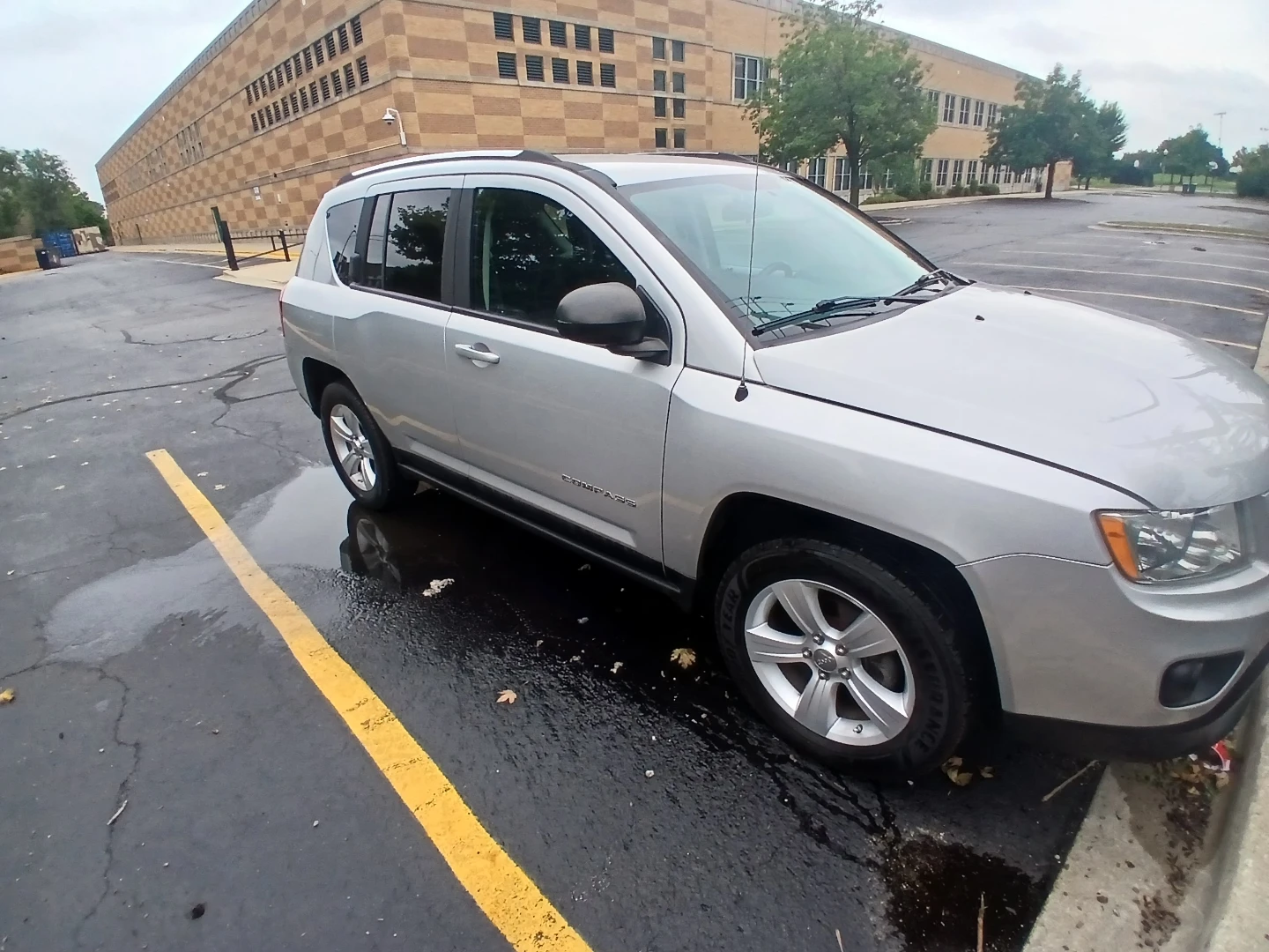 Jeep Compass SUV - photo 4