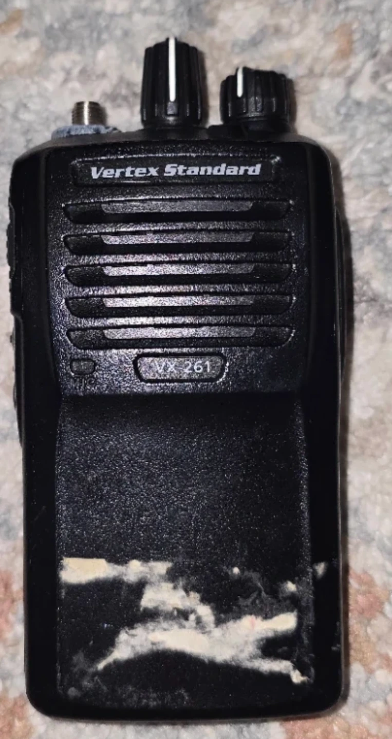vx-261 radio lot (No Batteries&Antennas) - photo 3