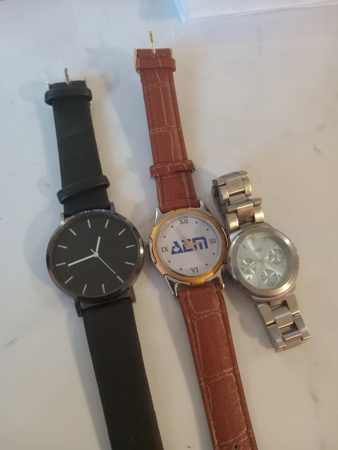 Set of three assorted wristwatches - photo 2