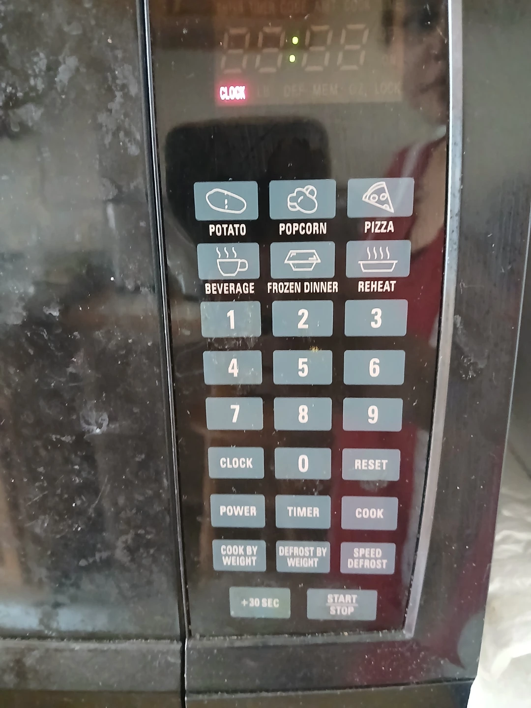 Rival 900-Watt Microwave Oven - photo 3