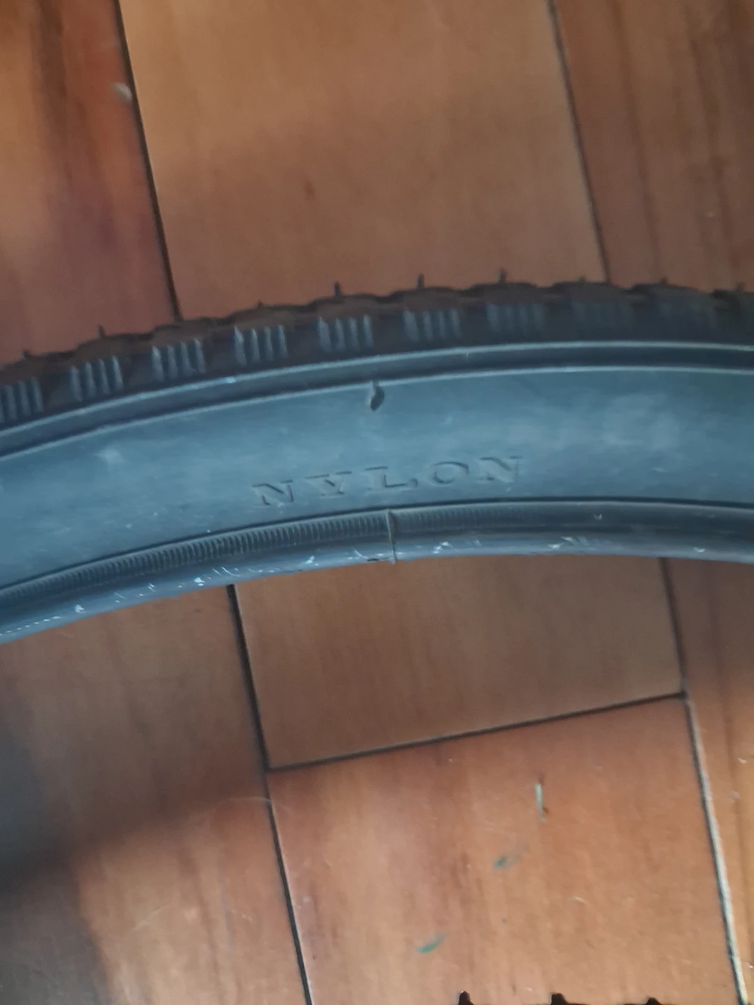 Set of 2 Bicycle Tires 28 x 1 1/2 700c - photo 4