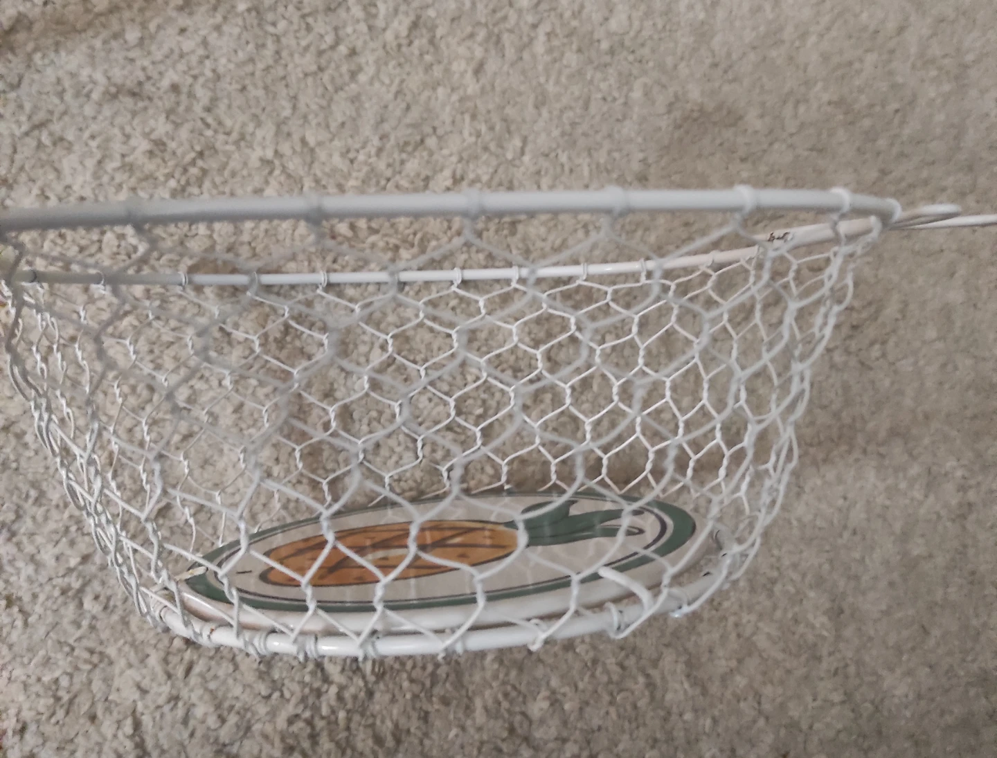 White Wire Fruit Basket with Pineapple Design - photo 2