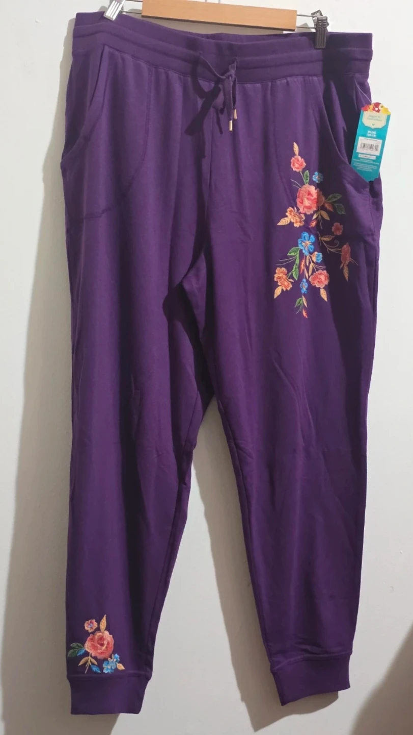 The Pioneer Woman Embroidered Joggers XL