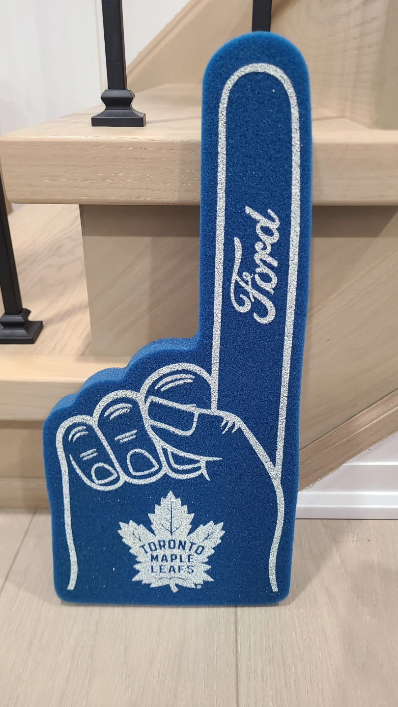 Toronto Maple Leafs Foam Finger and Collector Popcorn Bucket - photo 2
