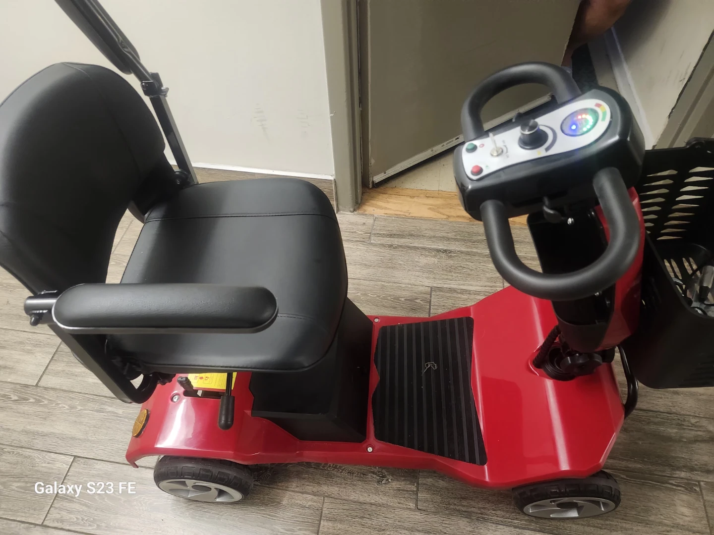 Red Scooter - photo 4