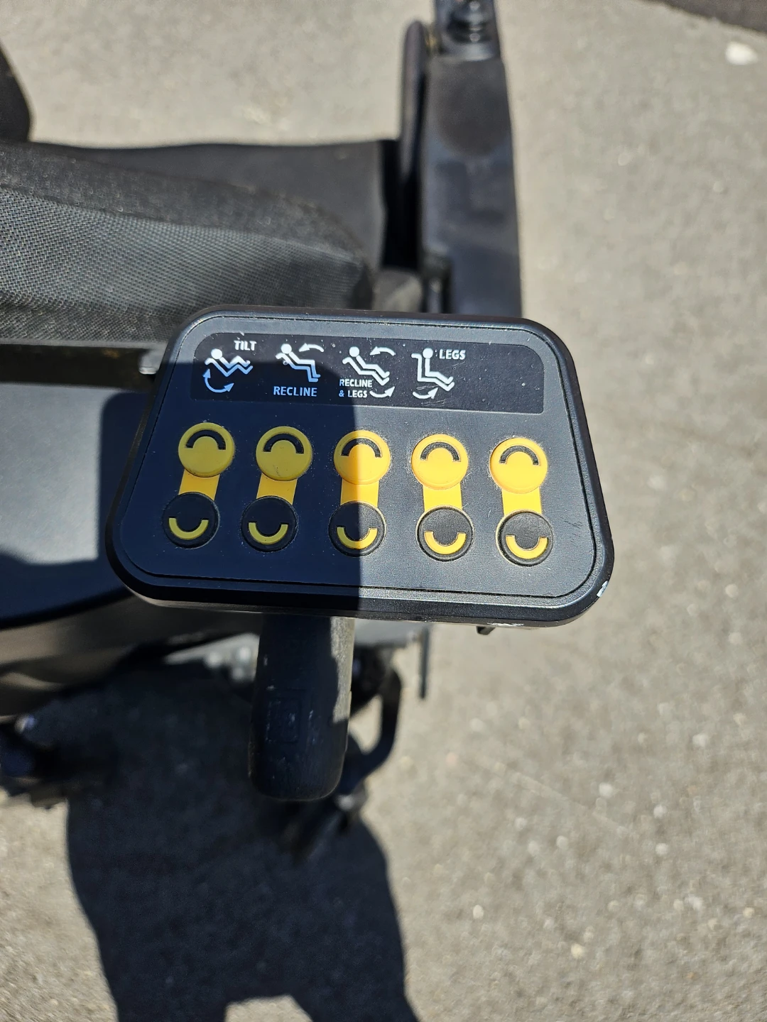 Quickie Pulse 6 Power Wheelchair - photo 4