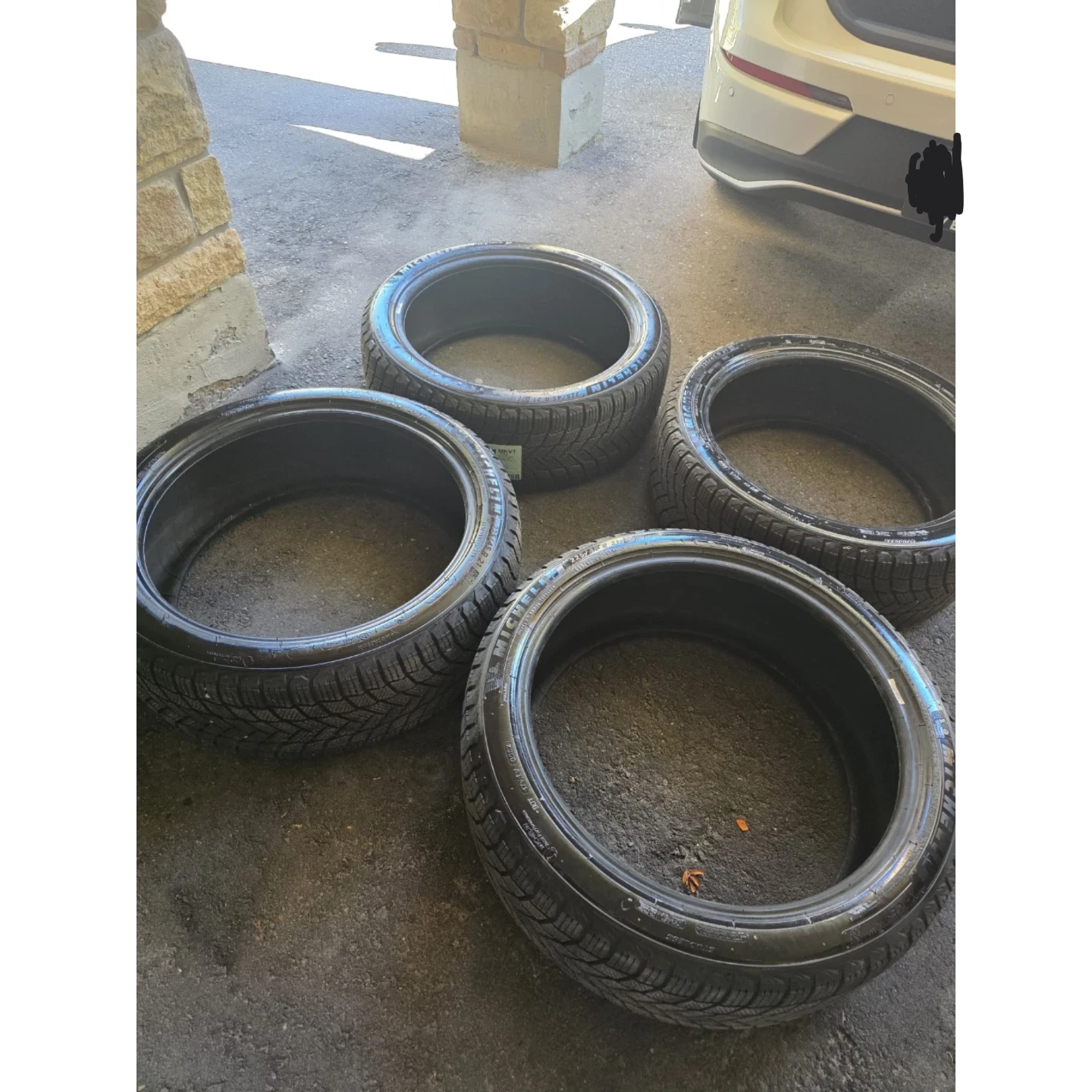 Michelin 225/45R21 95H X-Ice Winter Tires