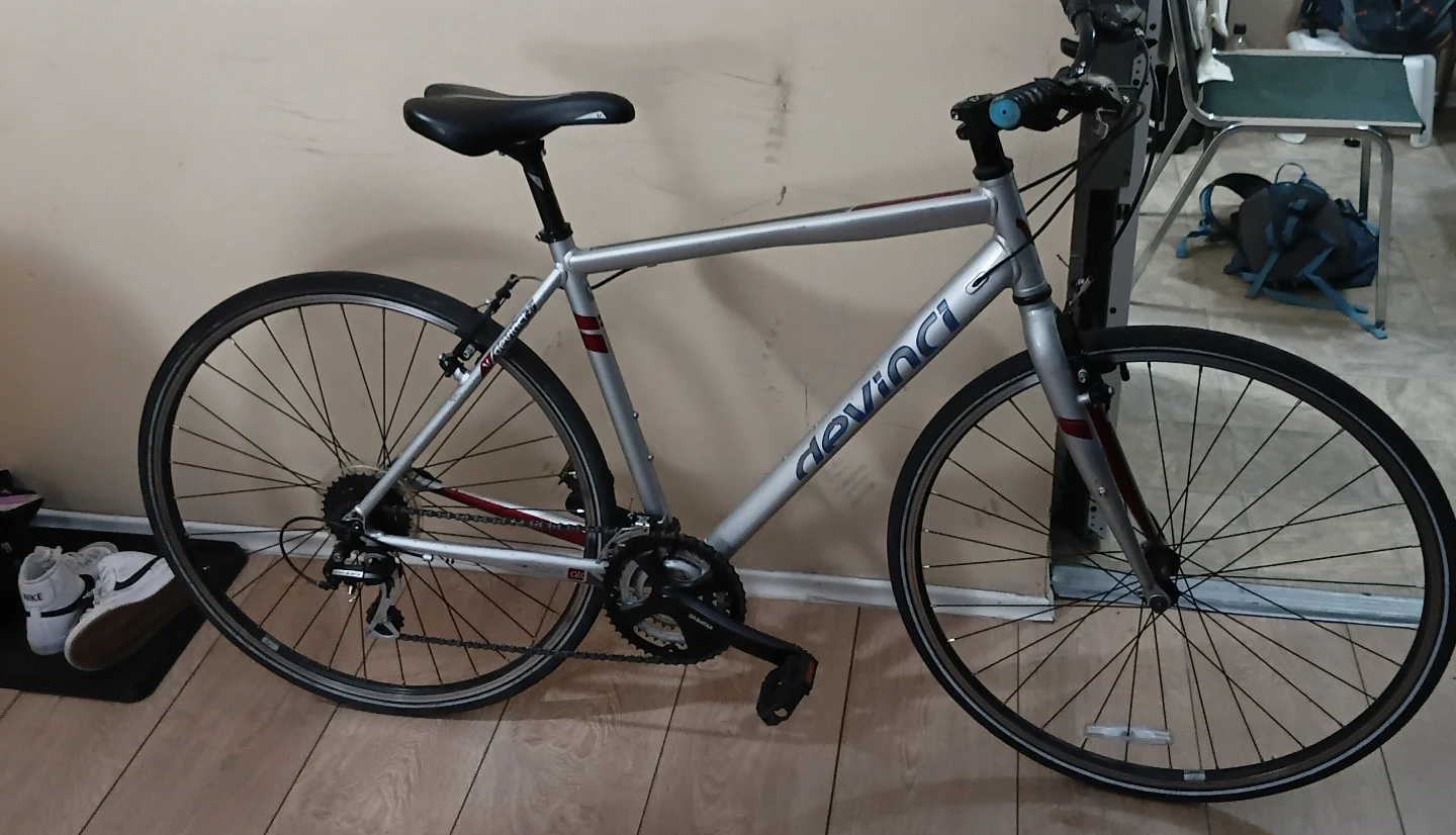 Devinci Silver Hybrid Bike - photo 2