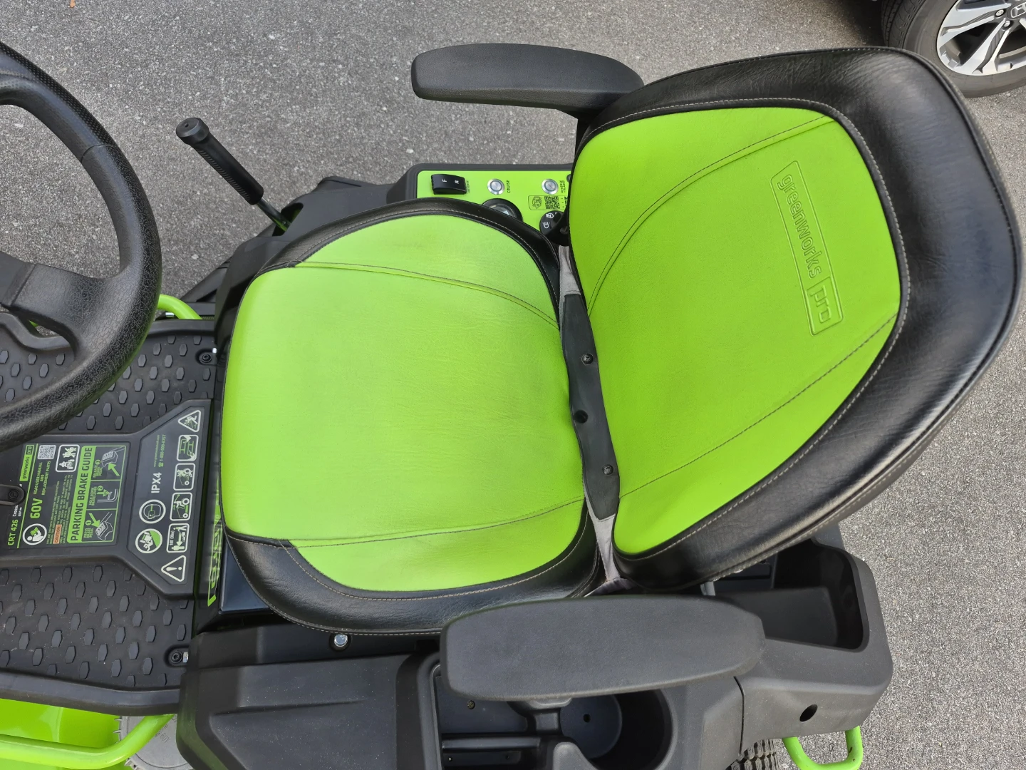 NEW Greenworks 42" Electric Riding Mower - photo 4