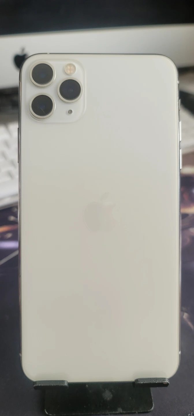 Apple iPhone 11 Pro Max - photo 2