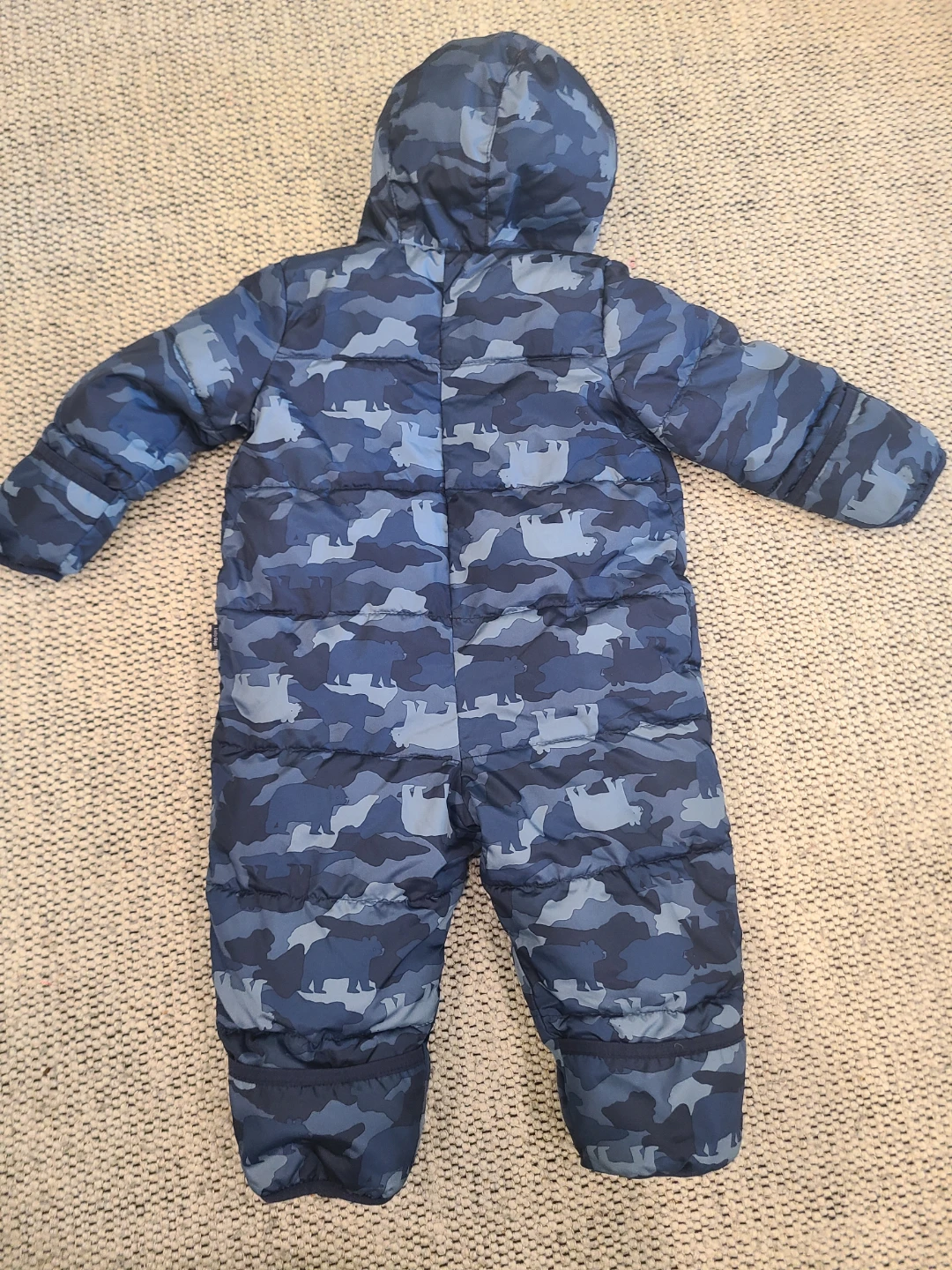 Baby Gap bear camo snowsuit, 12-18 months - photo 3