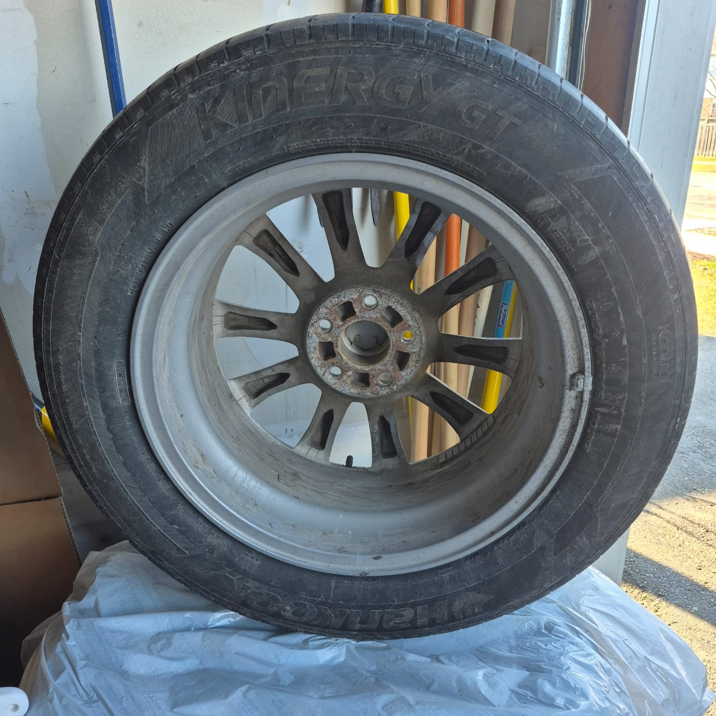 Hankook Kinergy GT Tire with Honda Rim (complete set) - photo 4