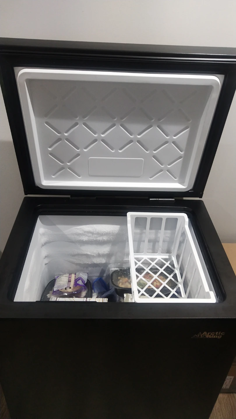 Arctic King 3.5 cu. ft. Chest Freezer - Black - photo 4