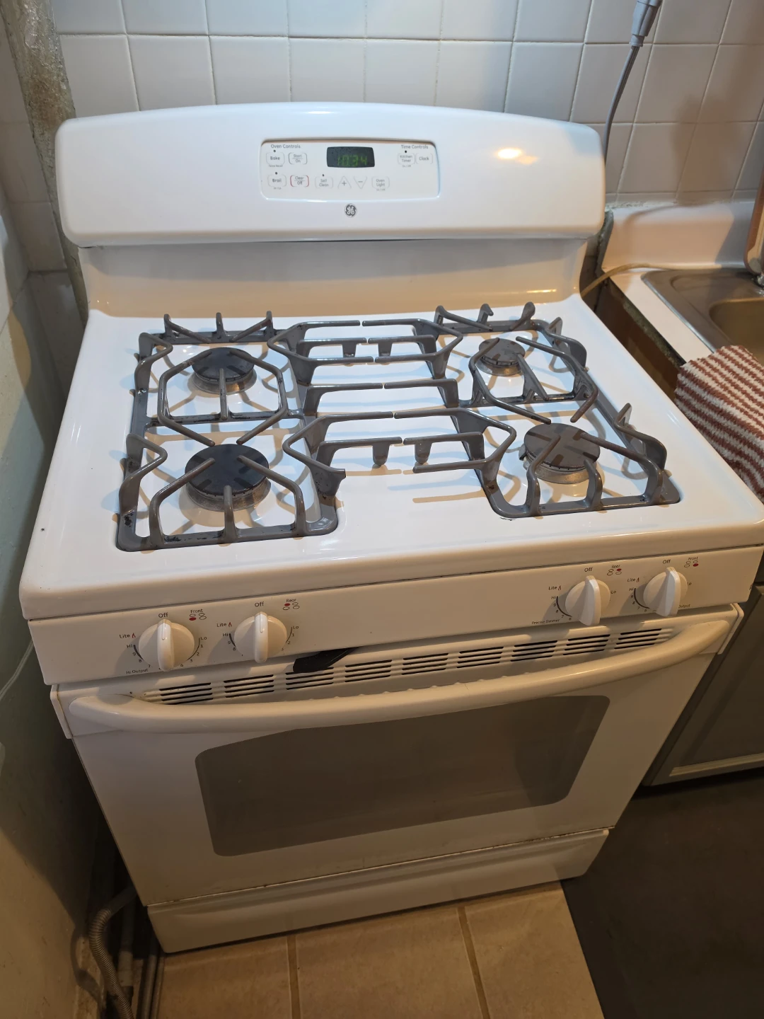 GE 30in White Gas Range Oven