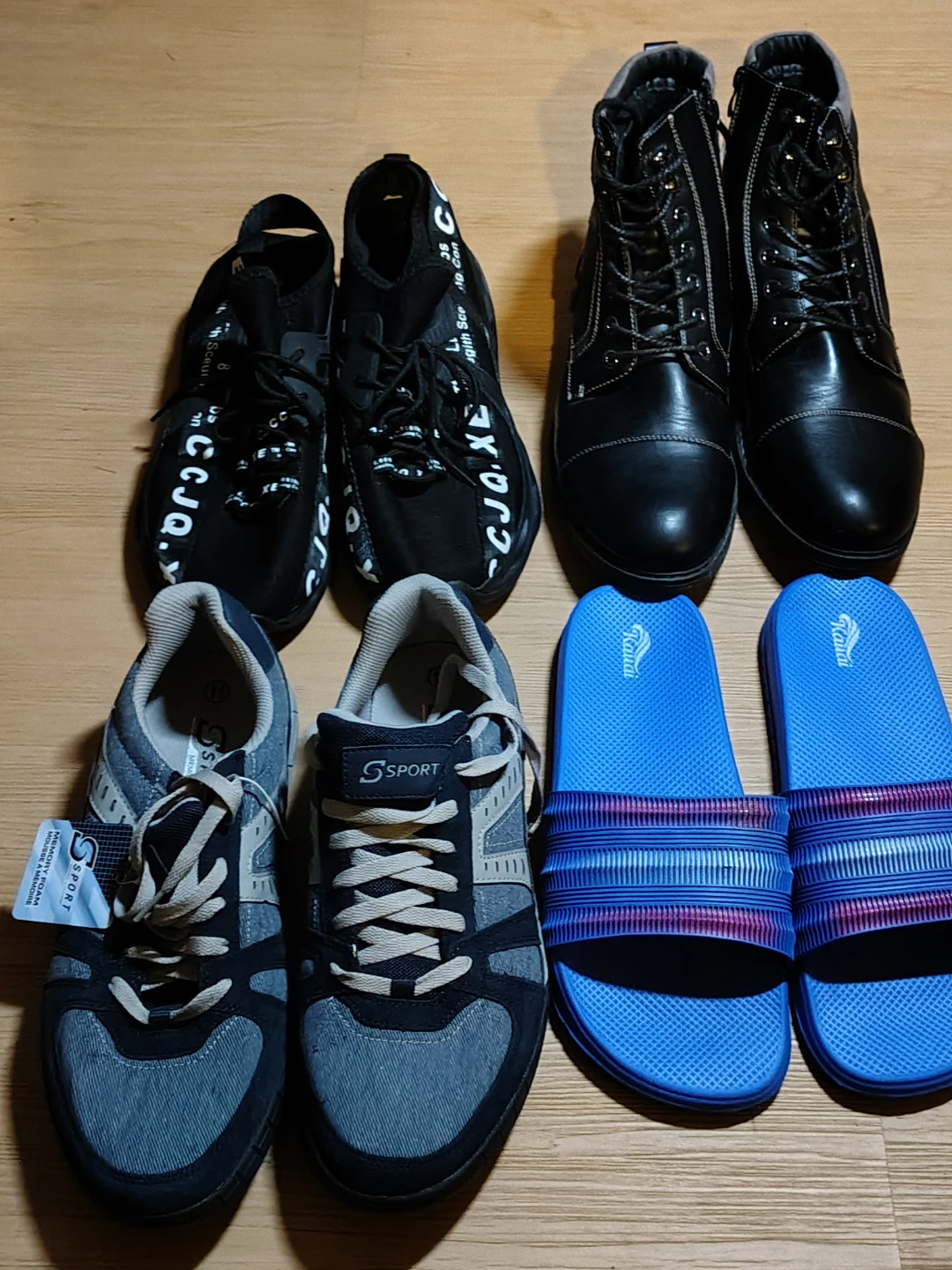 Assorted Men's Footwear Bundle (4)