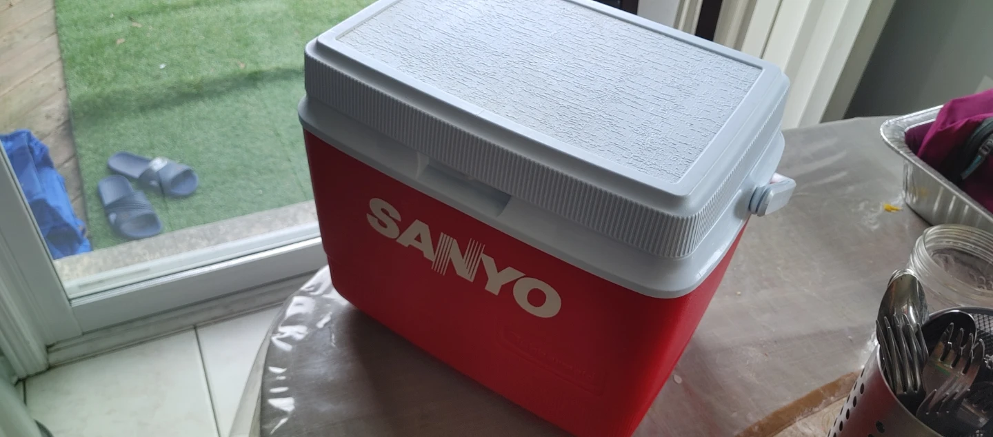 Rubbermaid Insulated Cooler