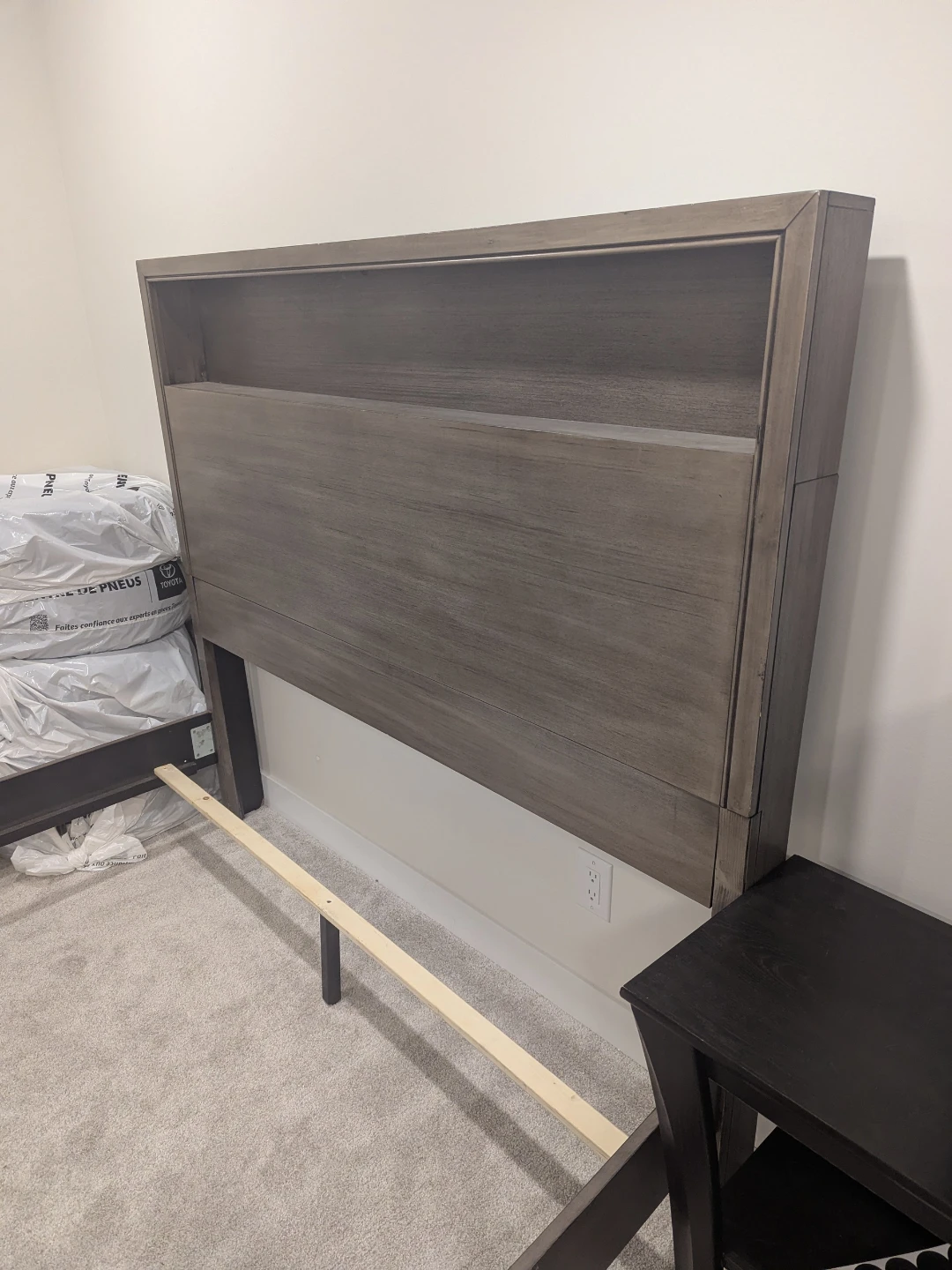 Arnett Panel Bed - Queen bed frame - photo 5