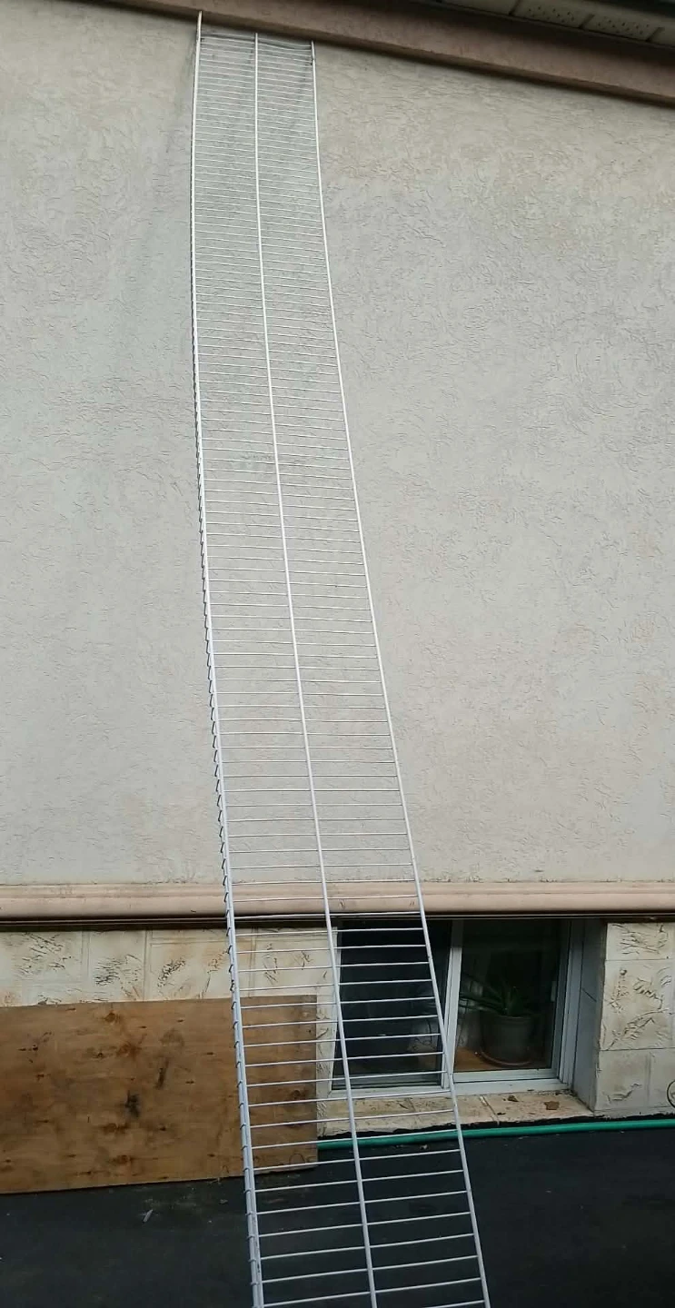 White wire shelving rack, 12ft long