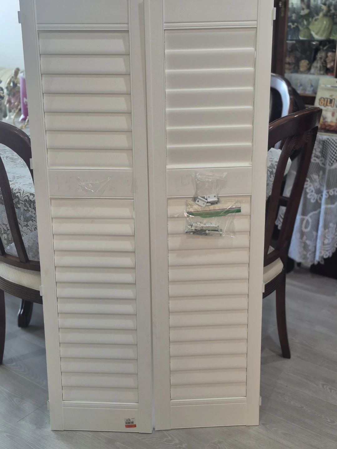 Set of White Louvered Window Shutters - photo 3