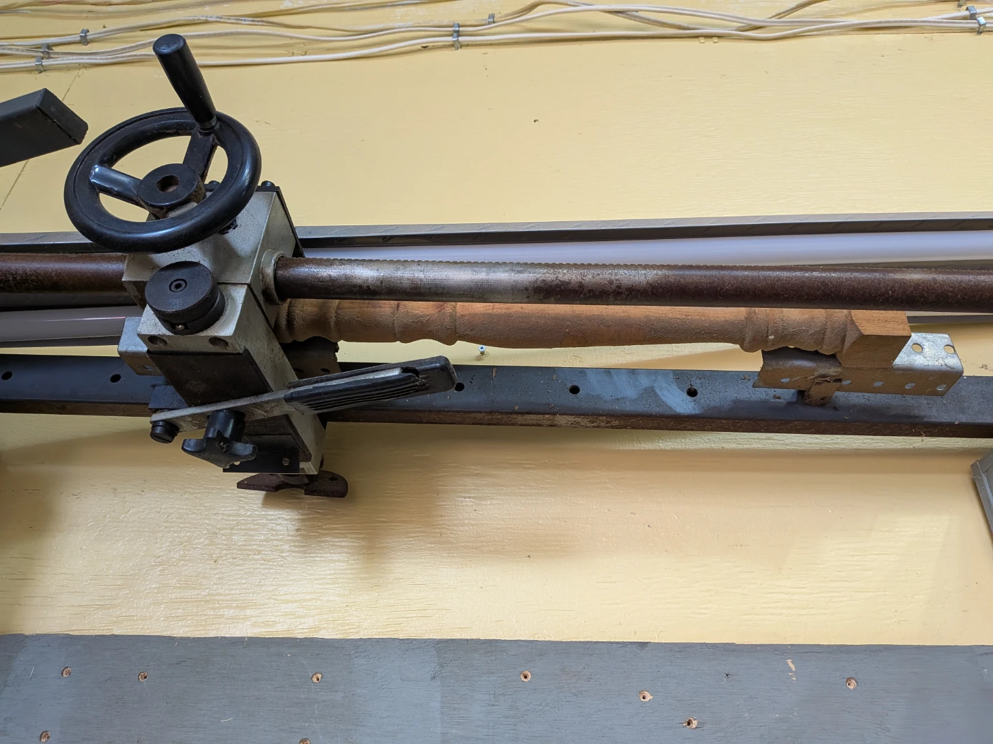 Delta Iron Bed 1440 Wood Lathe - photo 5