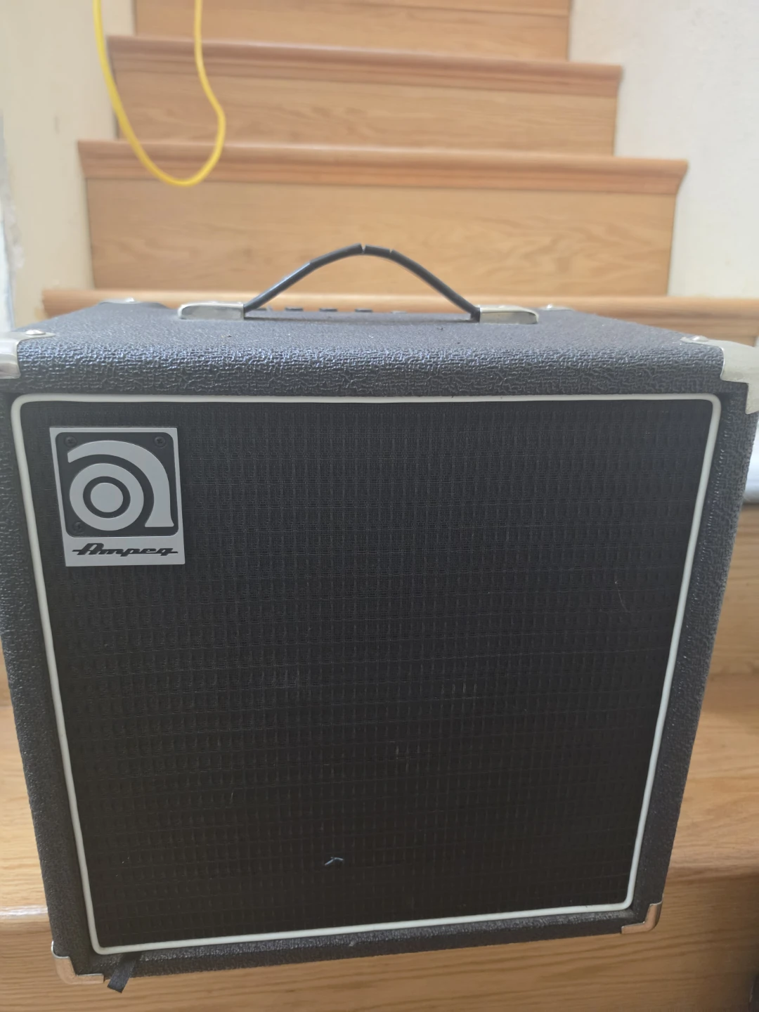 Ampeg BA-108 Bass Combo Amp