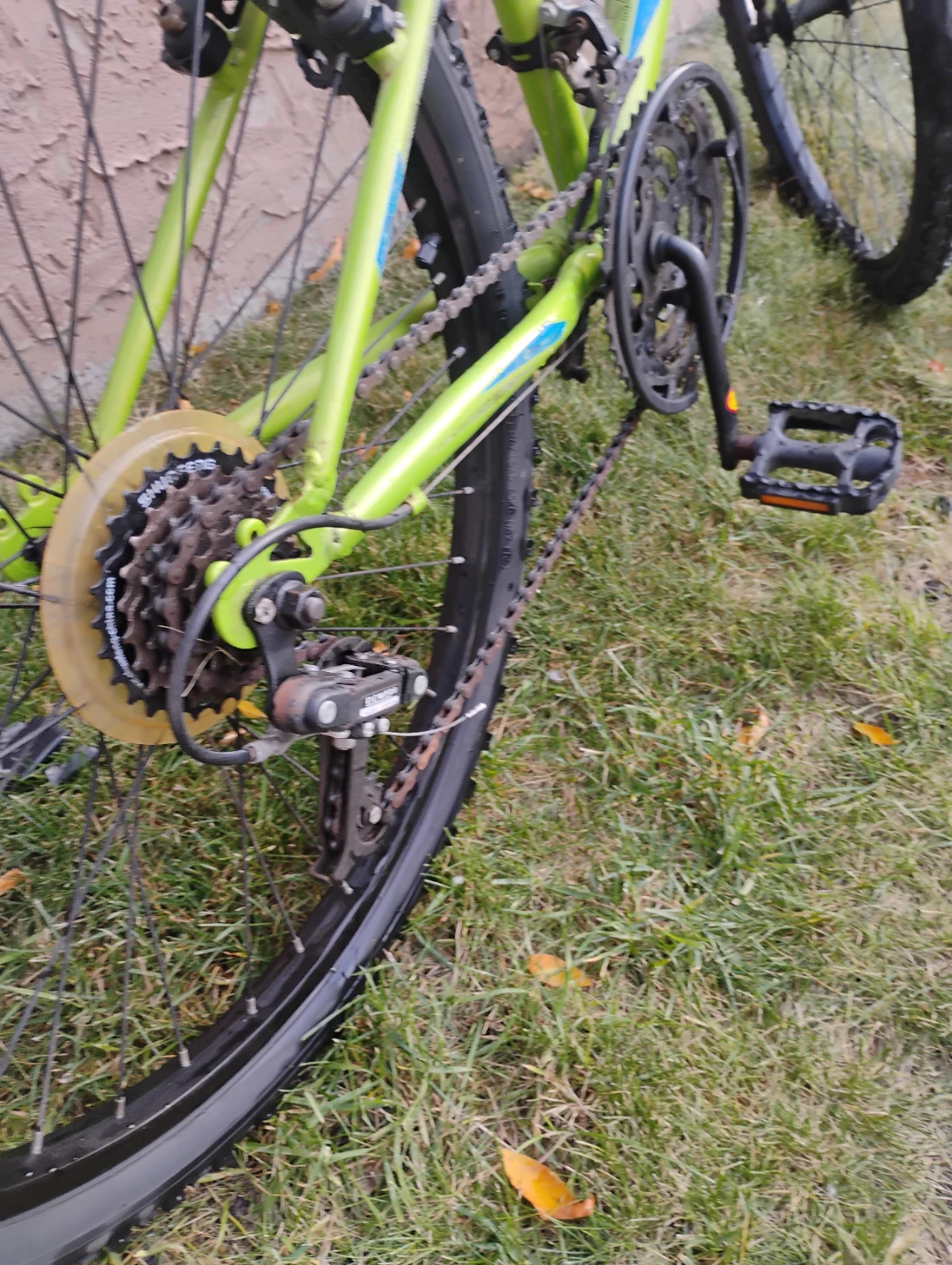 Movelo Mountain Bike in a great condition $75 - photo 4
