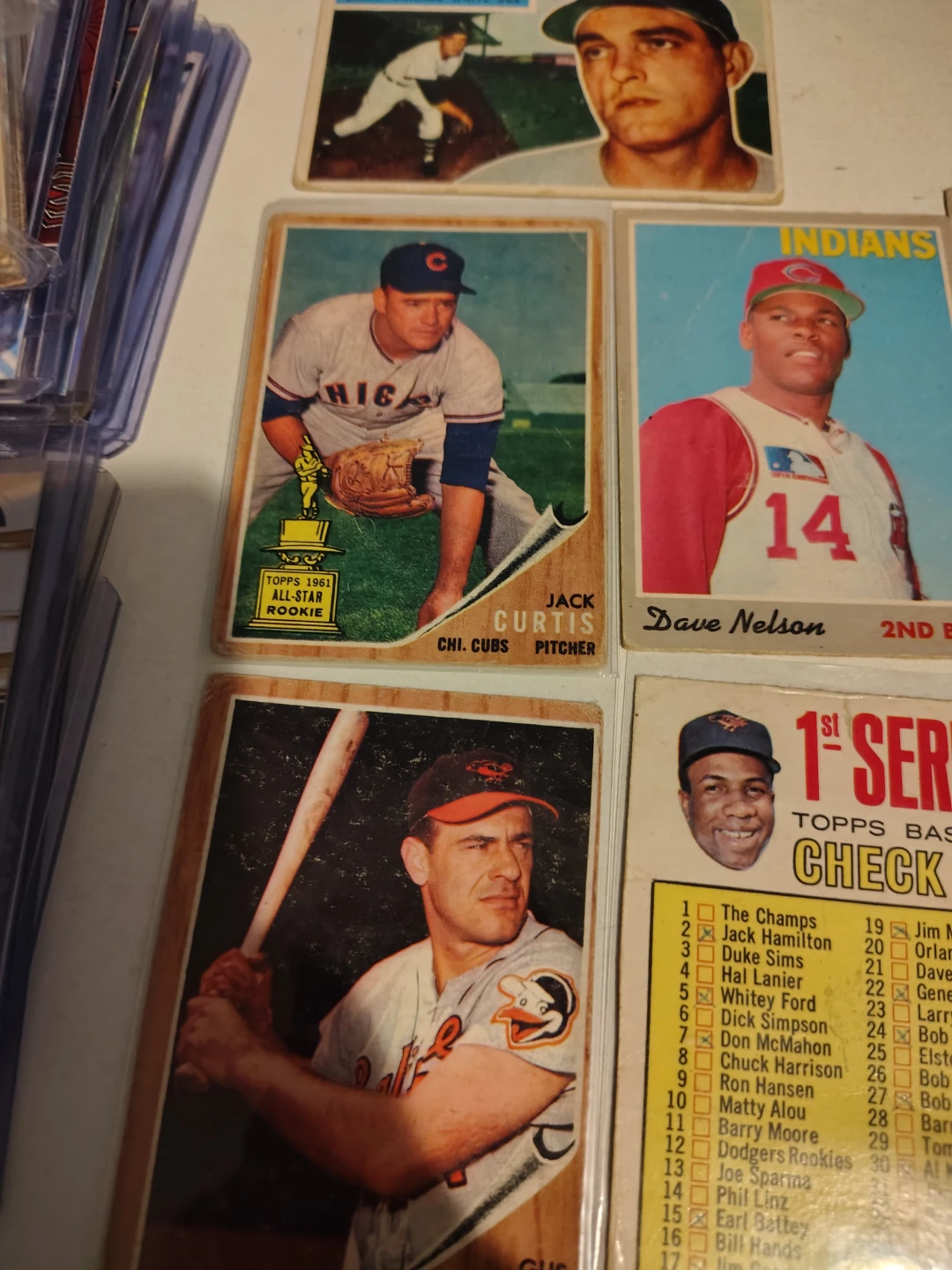14 card lot of 1950-60s Vintage Baseball Cards with 2 free ones - photo 2