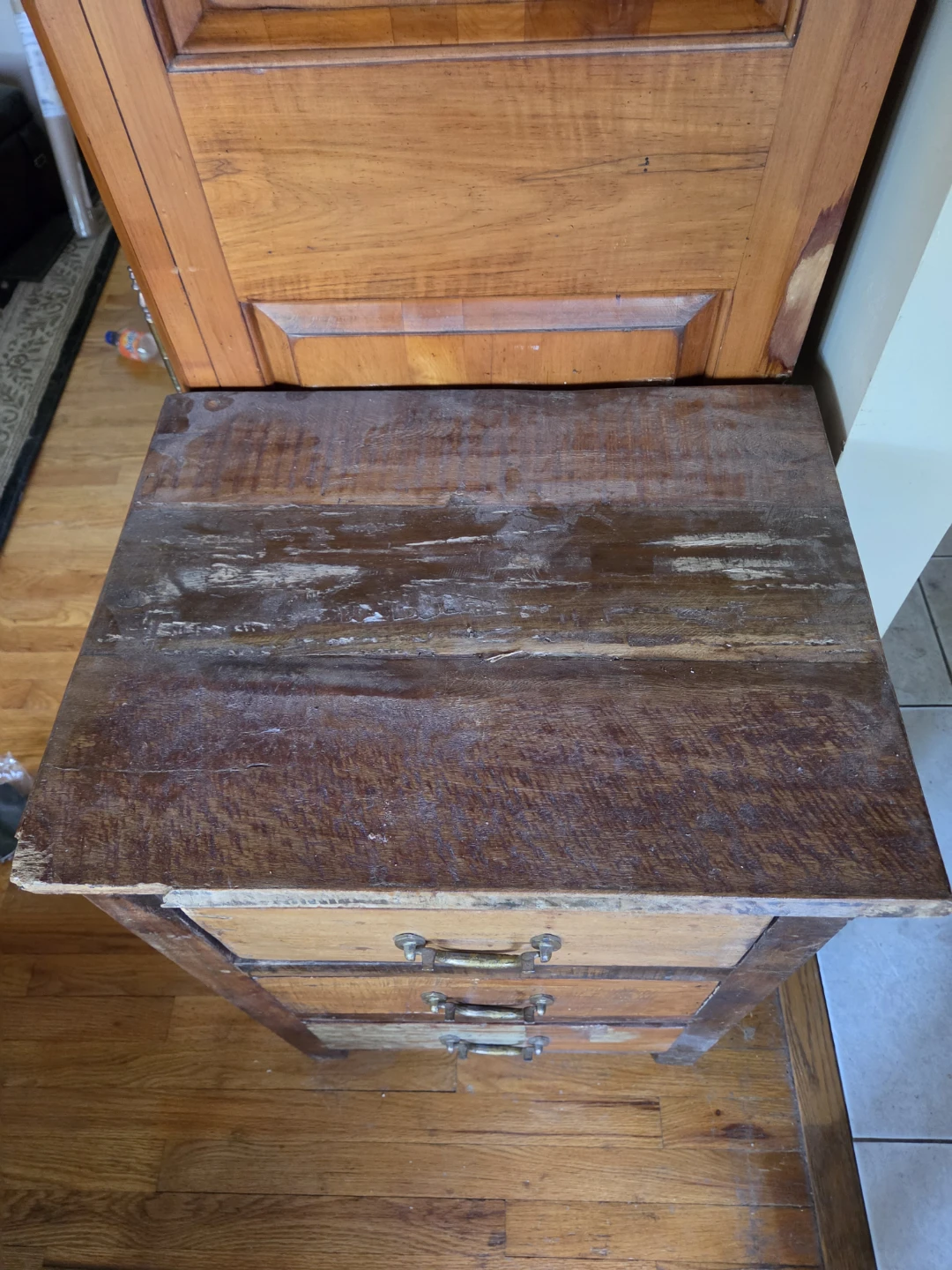 3 Drawer Bedside Nightstand Table - photo 2