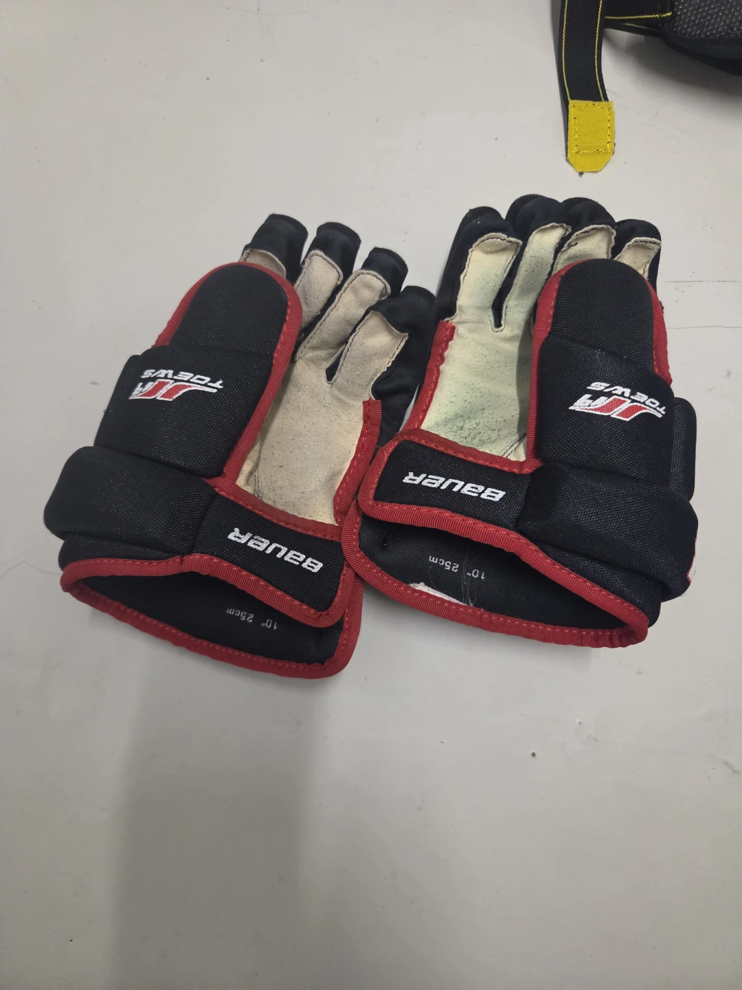 Bauer Toews Hockey Gloves - 10 inch