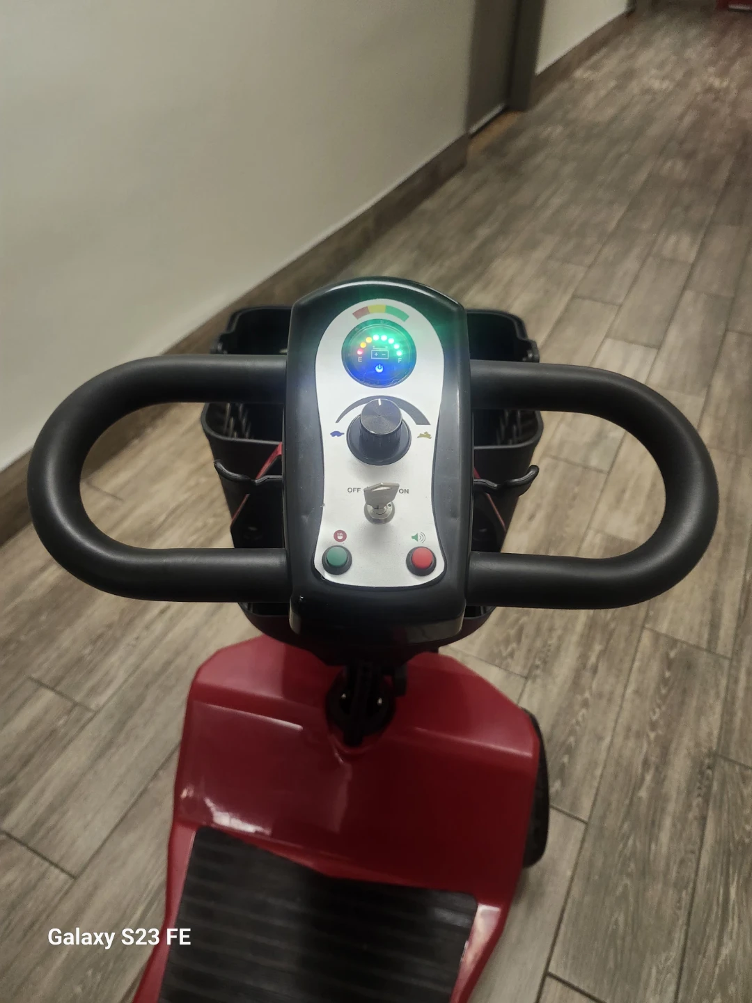 Red Scooter - photo 2