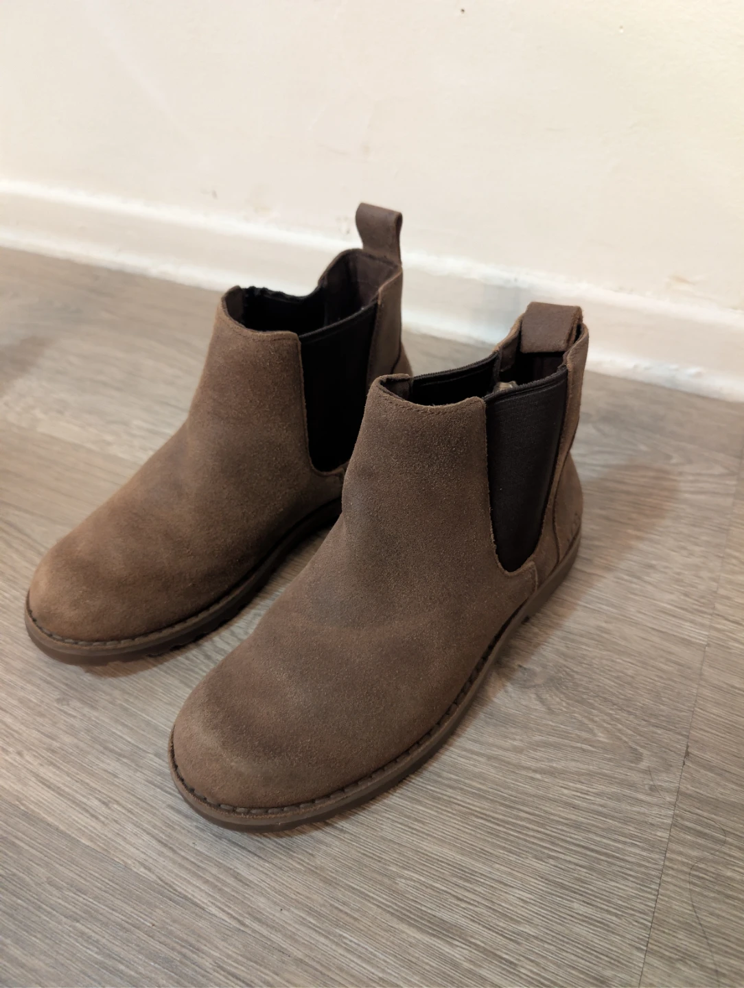 UGG Brown Suede Chelsea Boots - photo 2