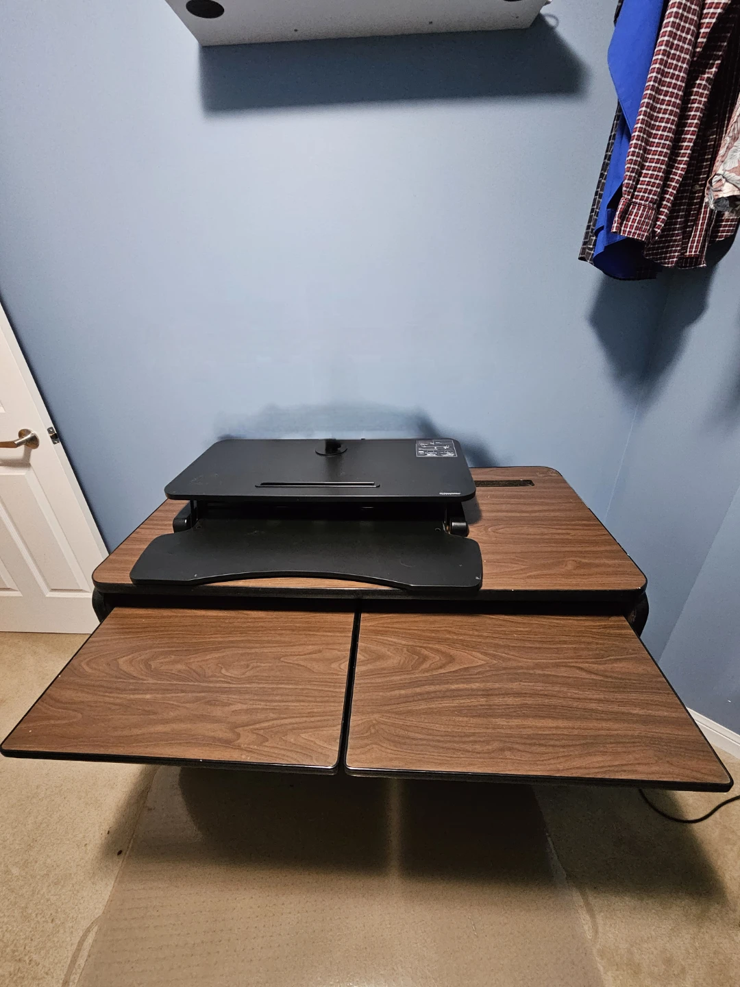 Computer desk with  standing desk converter - photo 3