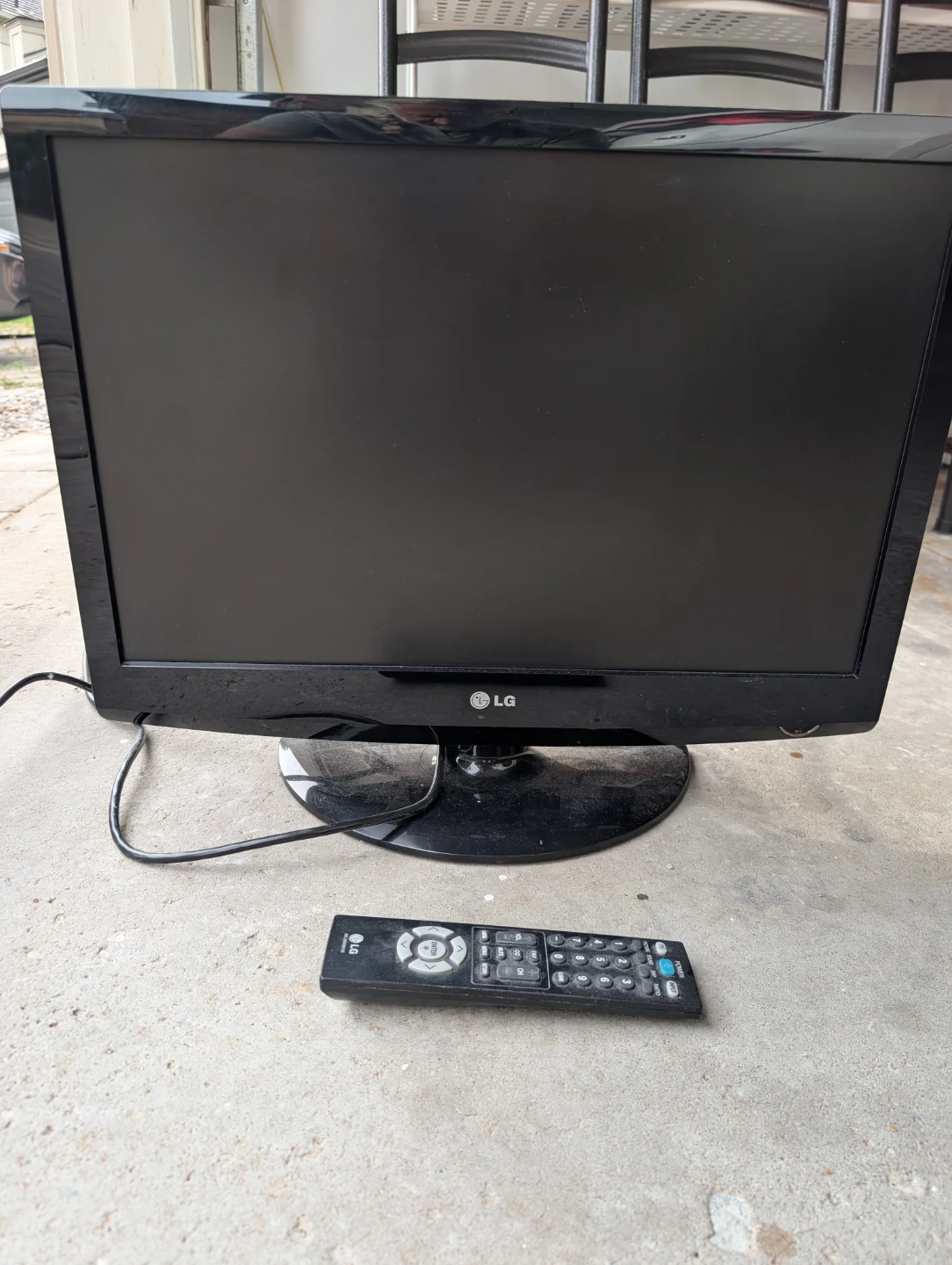 LG 22-inch LCD Television 22LG30