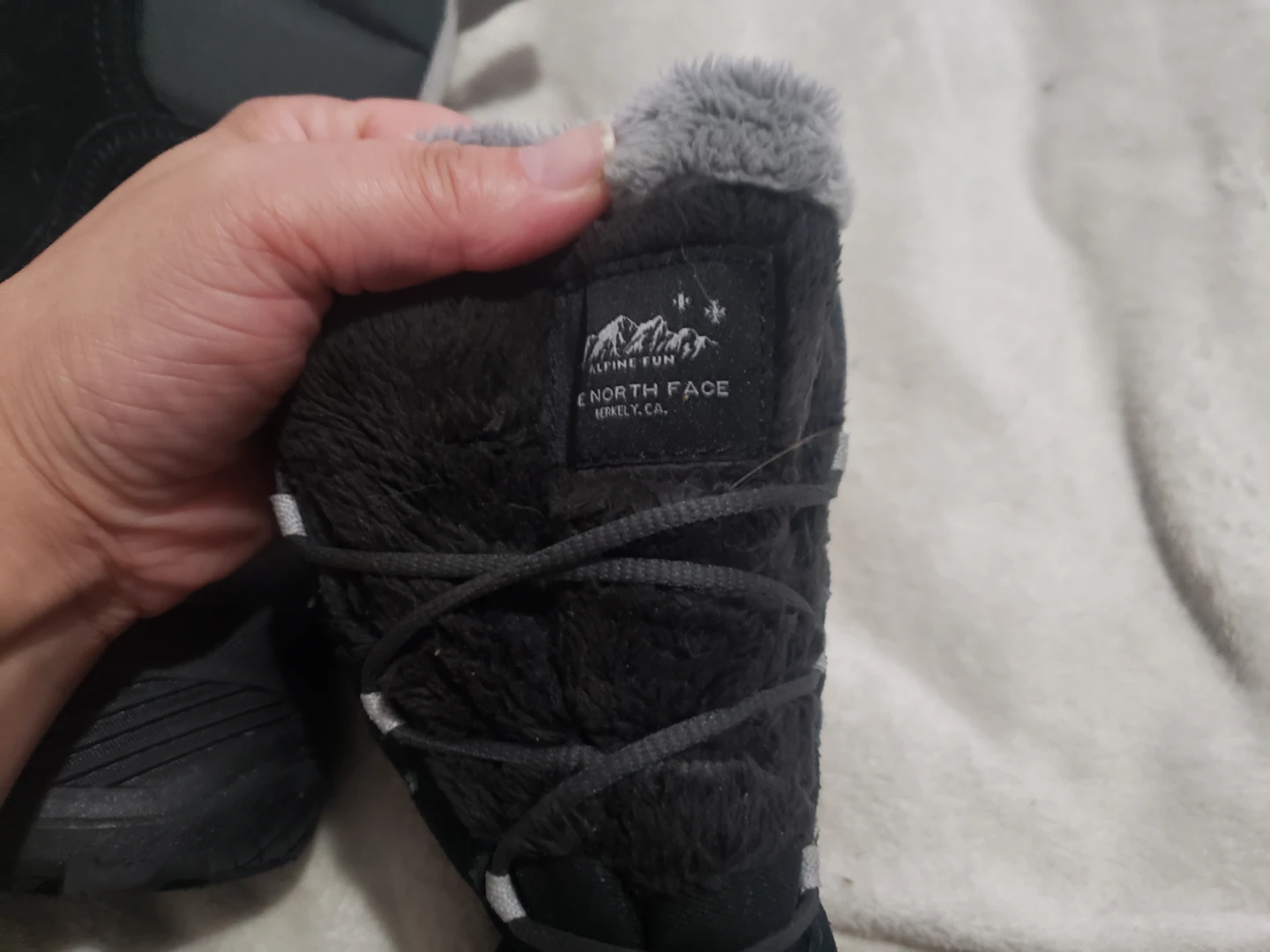 The North Face Women's Winter Boots Size 7 - photo 3