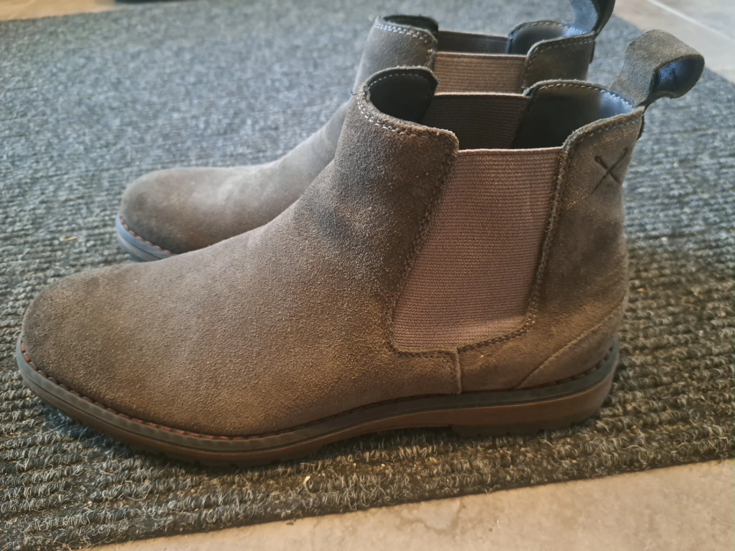 Size 8 Men  Chelsea Boots Grey Suede - photo 2
