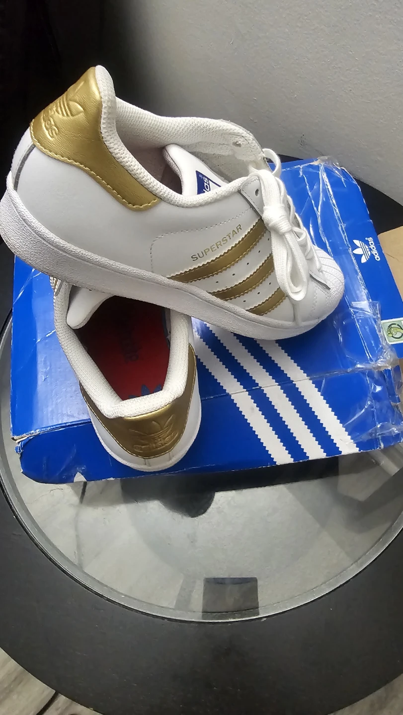 Adidas Superstar White and Gold Sneakers - photo 3