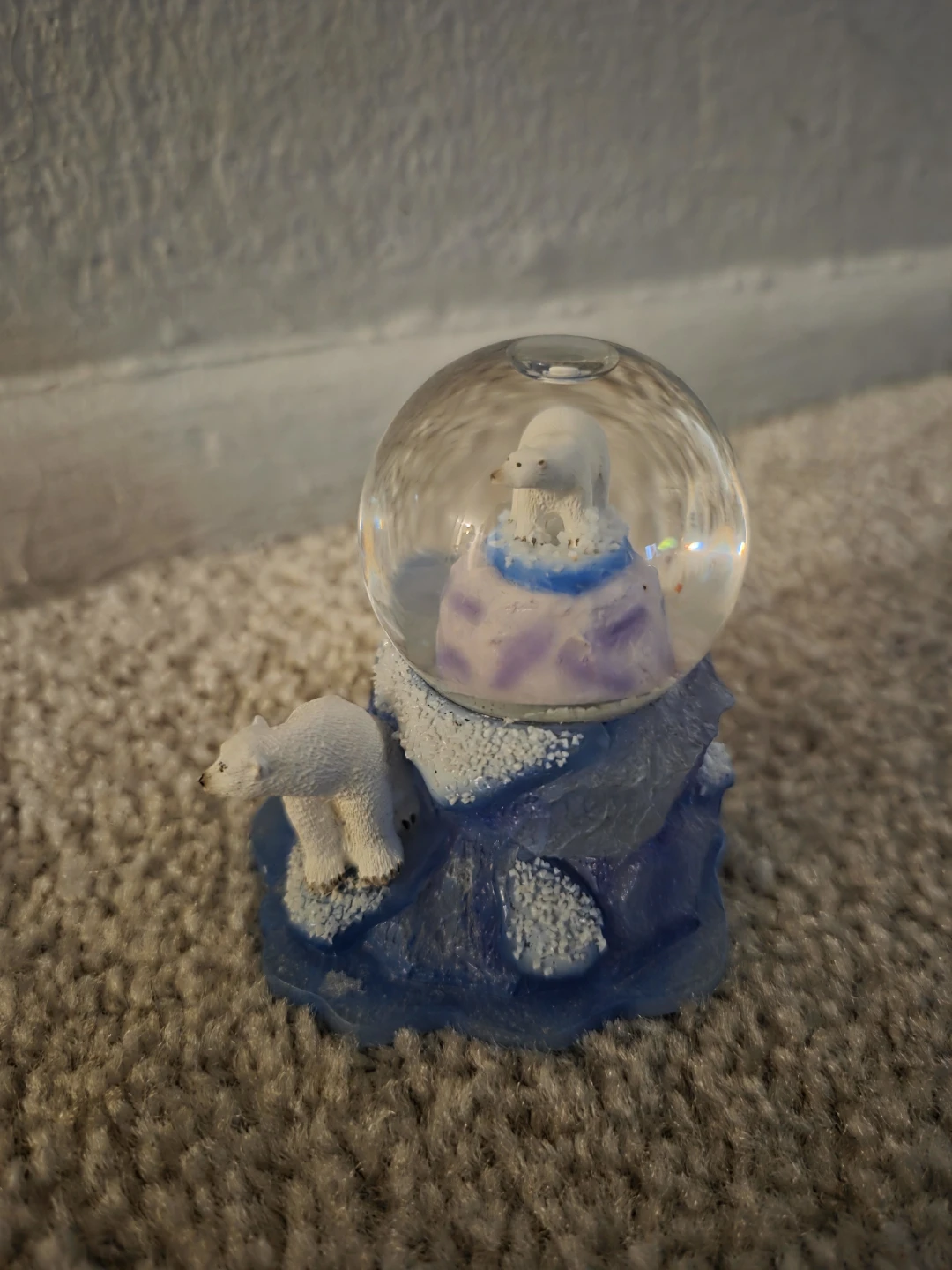 SeaWorld Polar Bear Snow Globe - photo 4