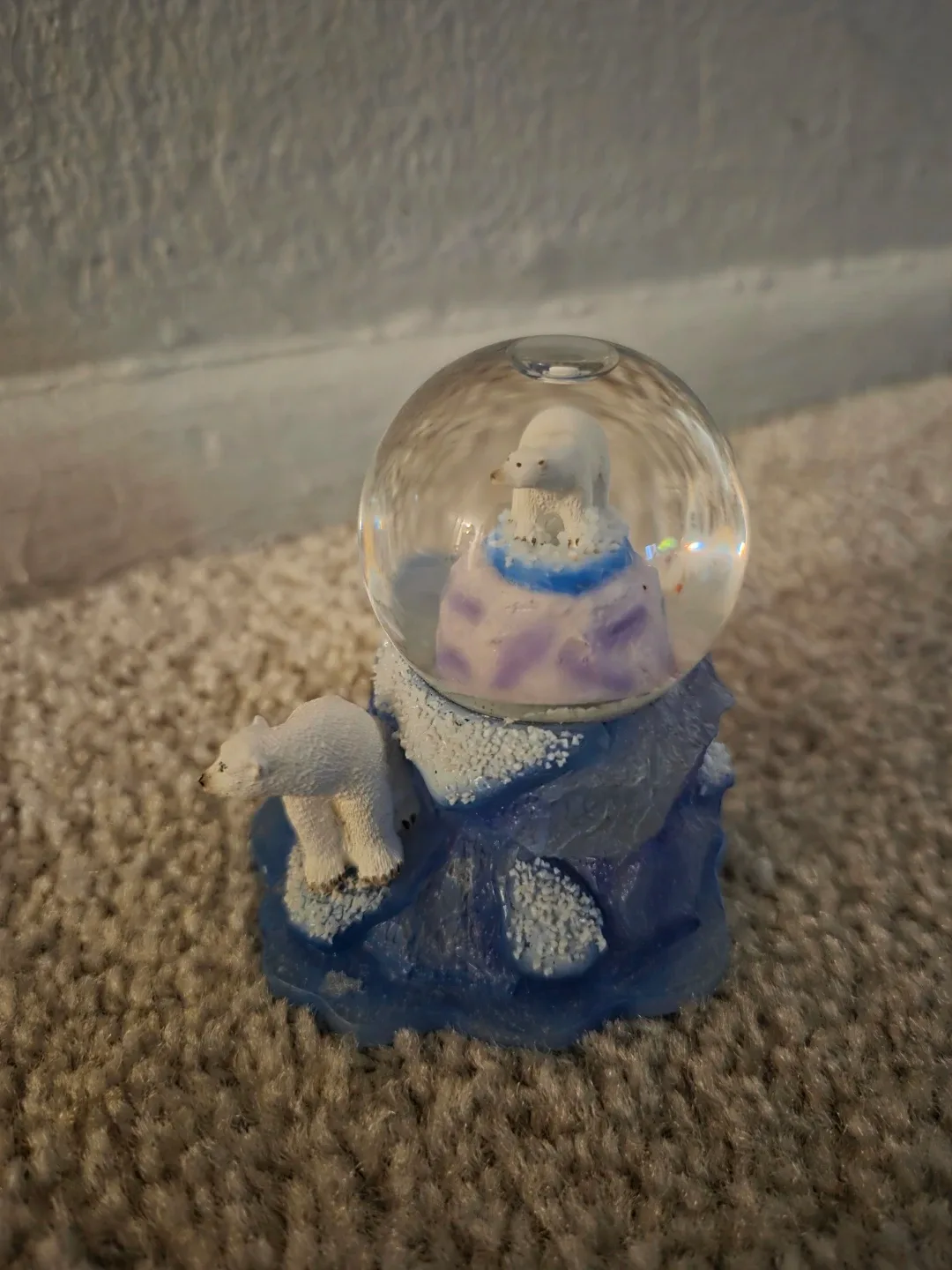 SeaWorld Polar Bear Snow Globe - photo 4