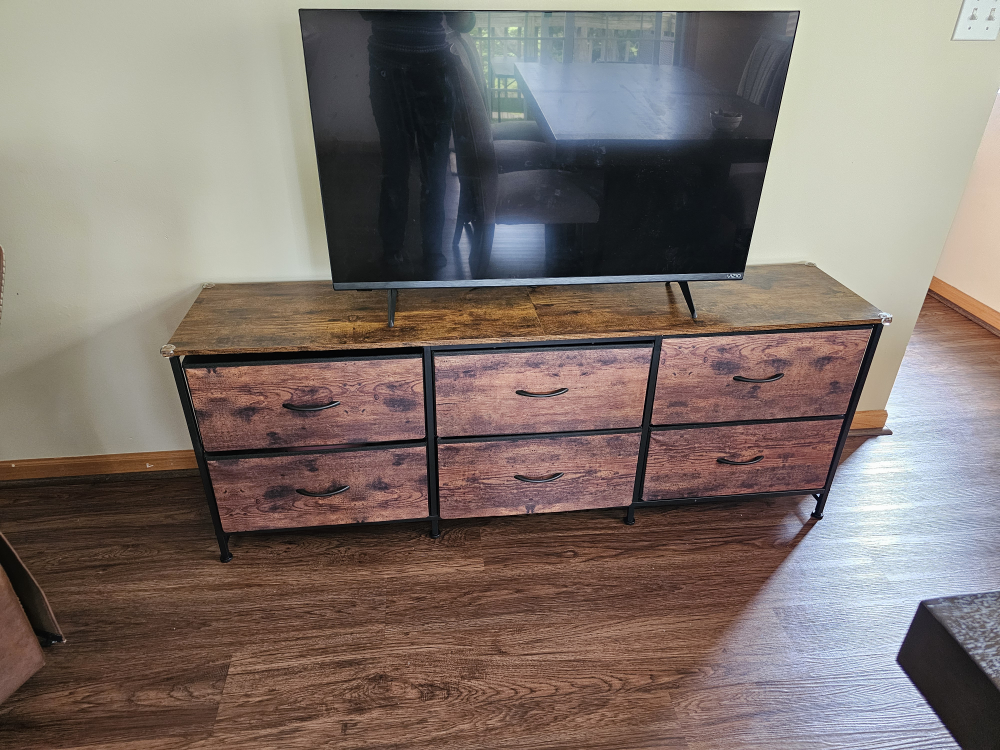 Vizio 43" 4K Smart TV + 6-Drawer TV Stand/Dresser Bundle