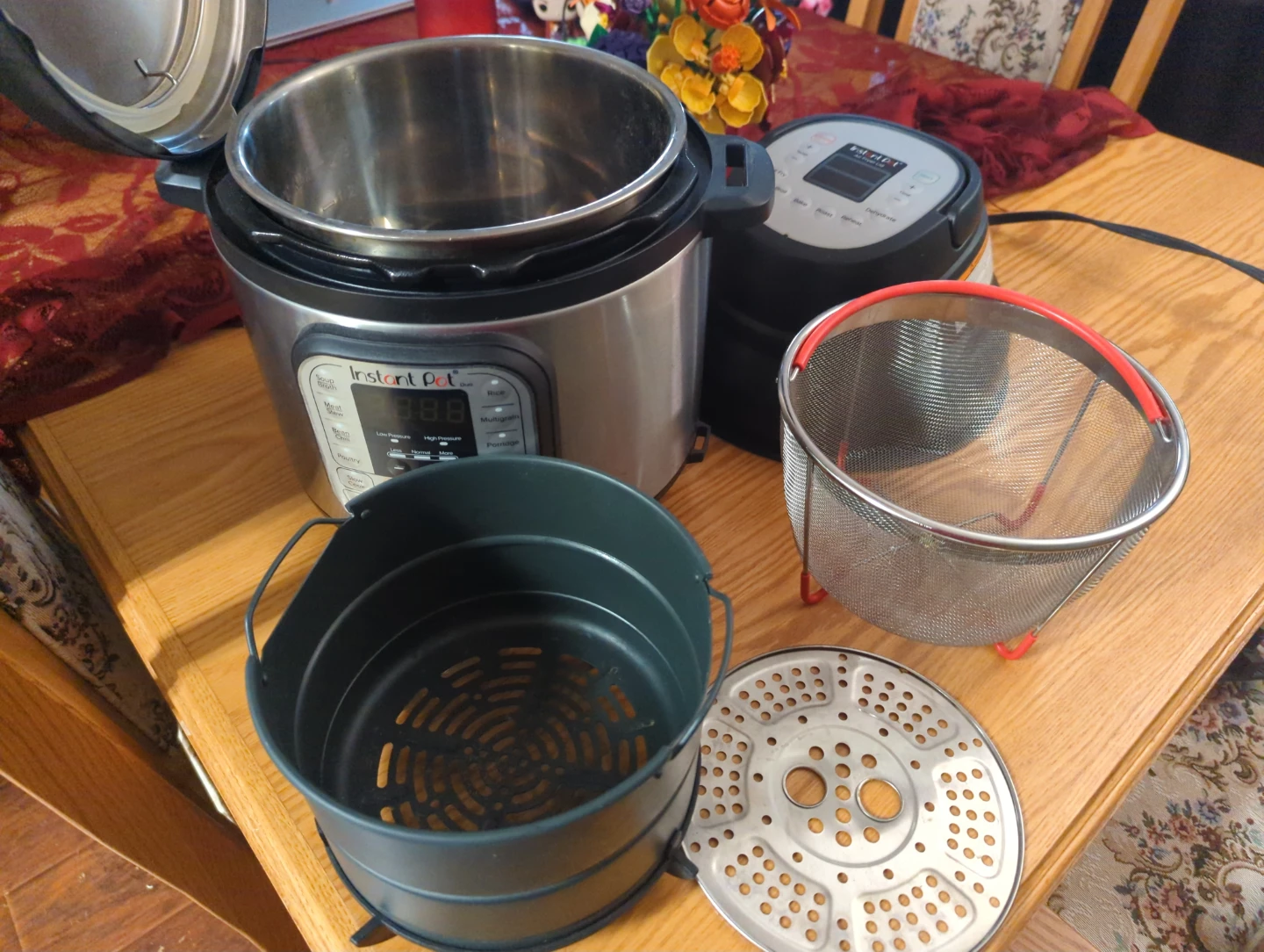 Instant Pot 6 Quart with Air Fryer Lid - photo 3