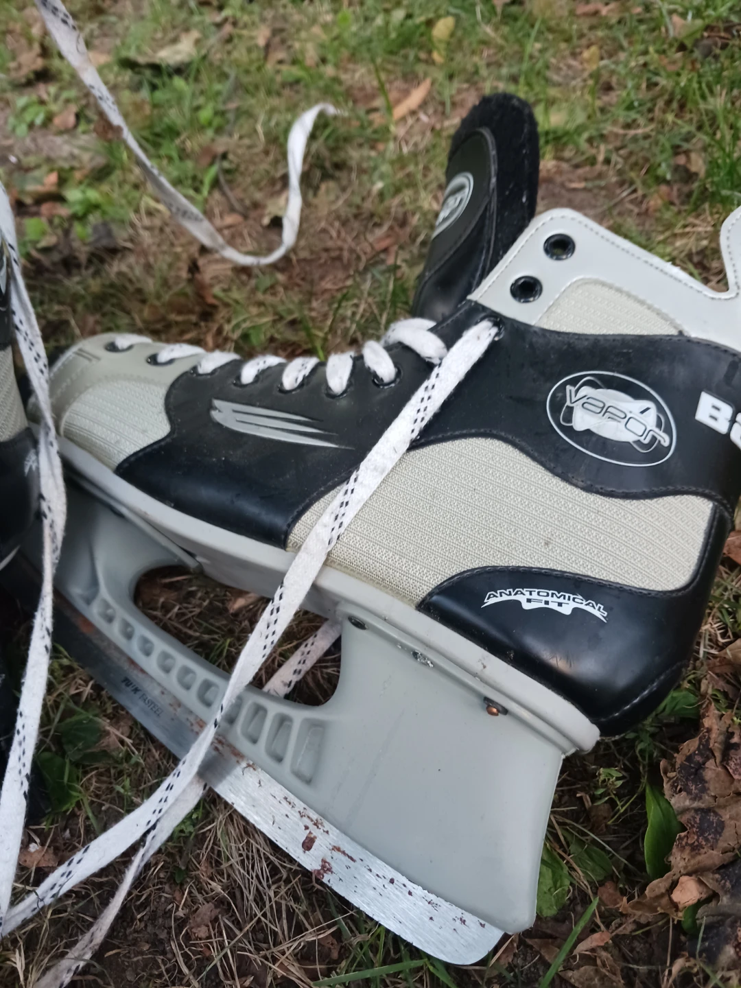 Bauer Vapor Ice Skates