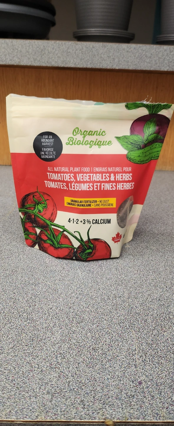 Miracle-Gro and Organic Plant Food Bundle - photo 3