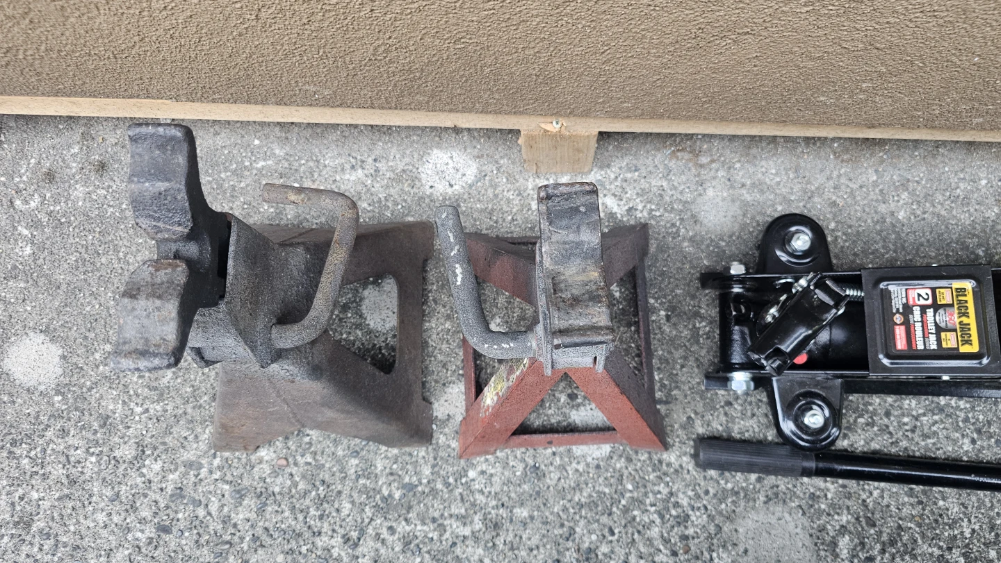 Black Jack 2 Ton Trolley Jack and Jack Stands - photo 2