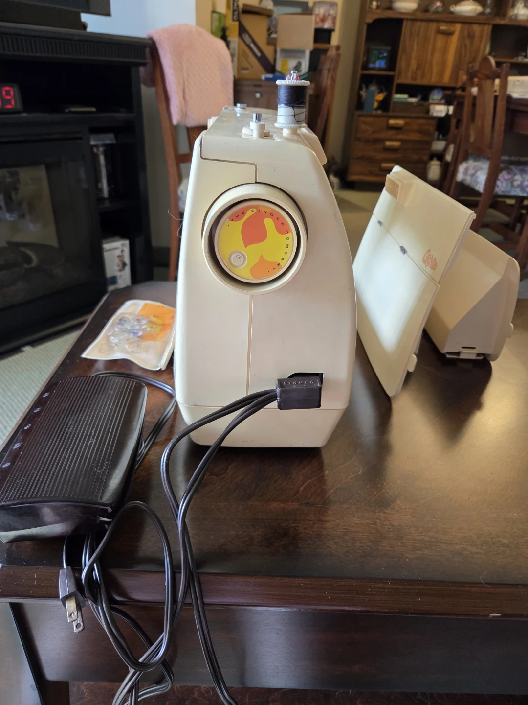 Singer Genie 354 Sewing Machine - photo 2