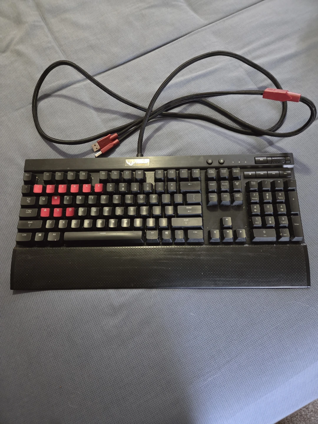 Corsair Gaming Vengeance K70 Mechanical Keyboard