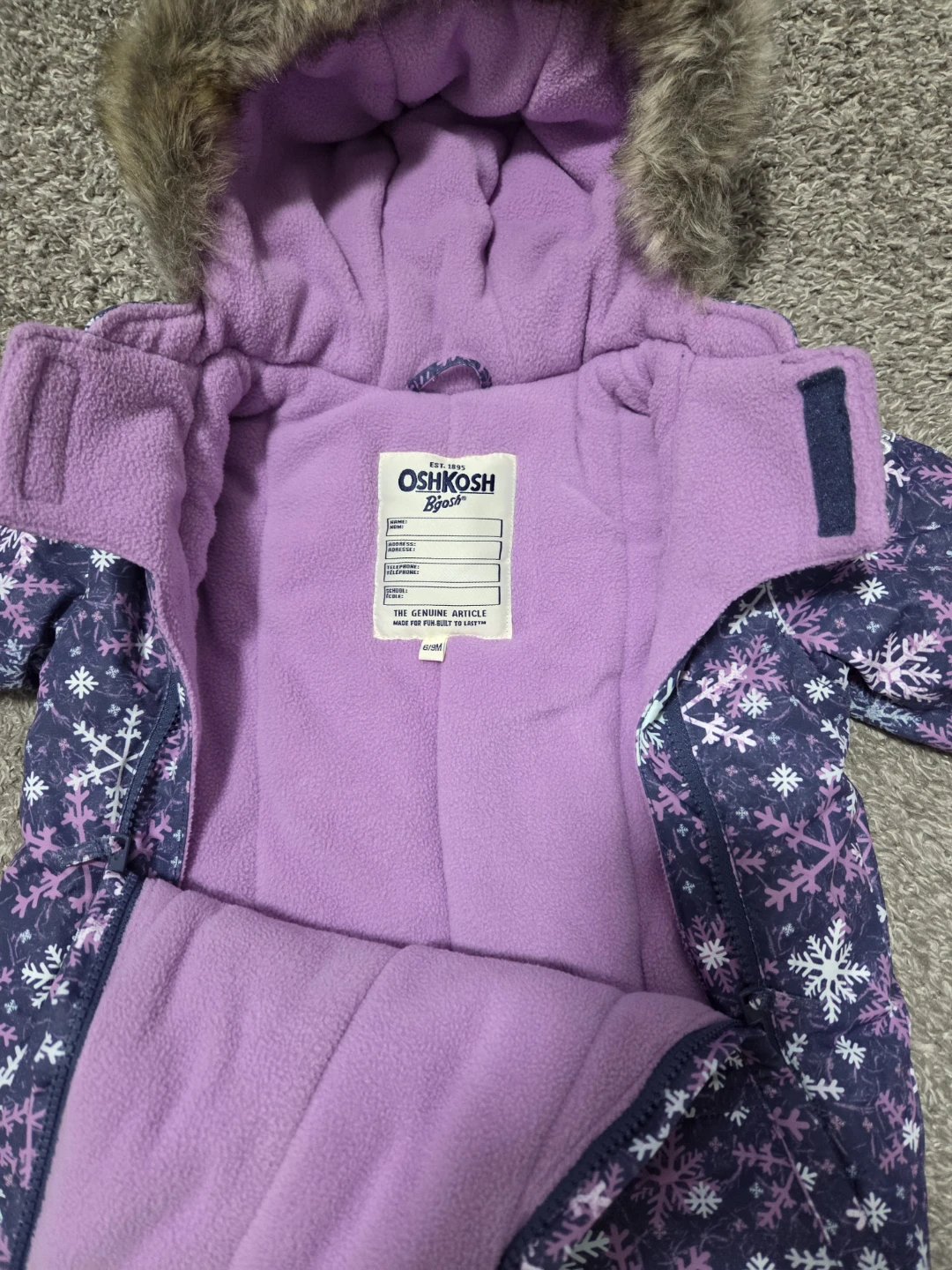 OshKosh B'gosh snowflake snowsuit 6-9M - photo 2